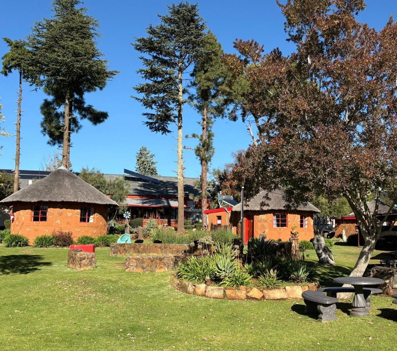 Rondreis Zuid-Afrika, Lesotho, Malealea, Malealea Lodge, buitenaanzicht