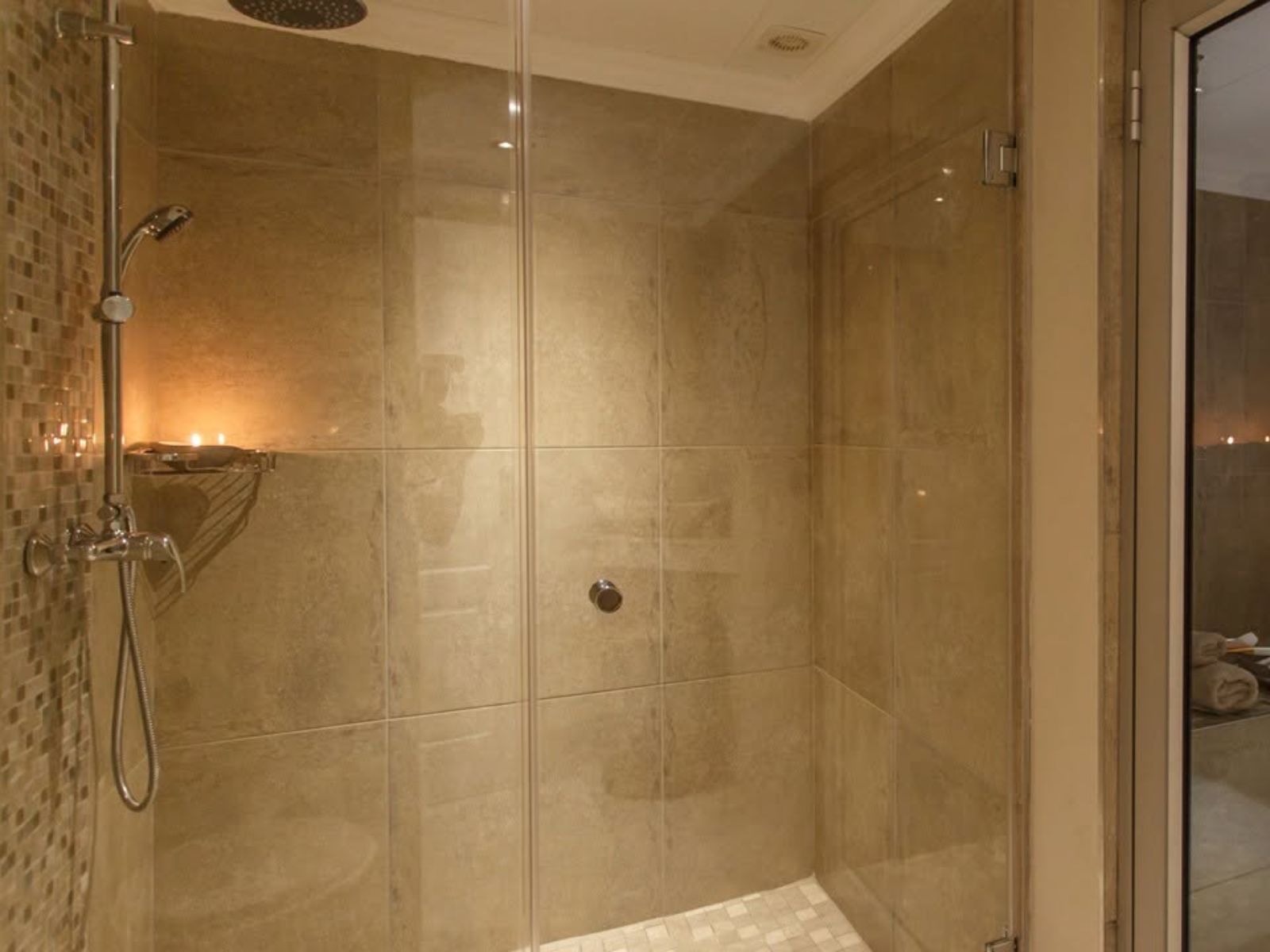 Rondreis Zuid-Afrika, Oudtshoornm, La Plume Guest House, douche