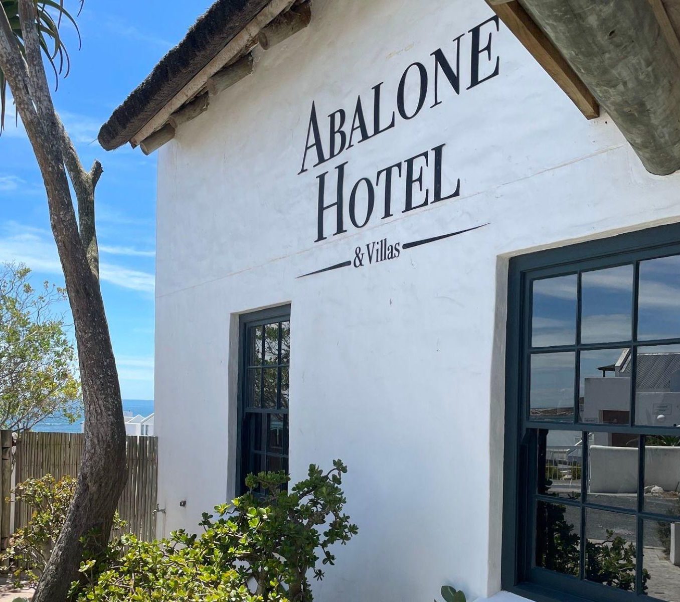 Rondreis Zuid-Afrika, Paternoster, Abalone Hotel & Villas, vooraanzicht hotel