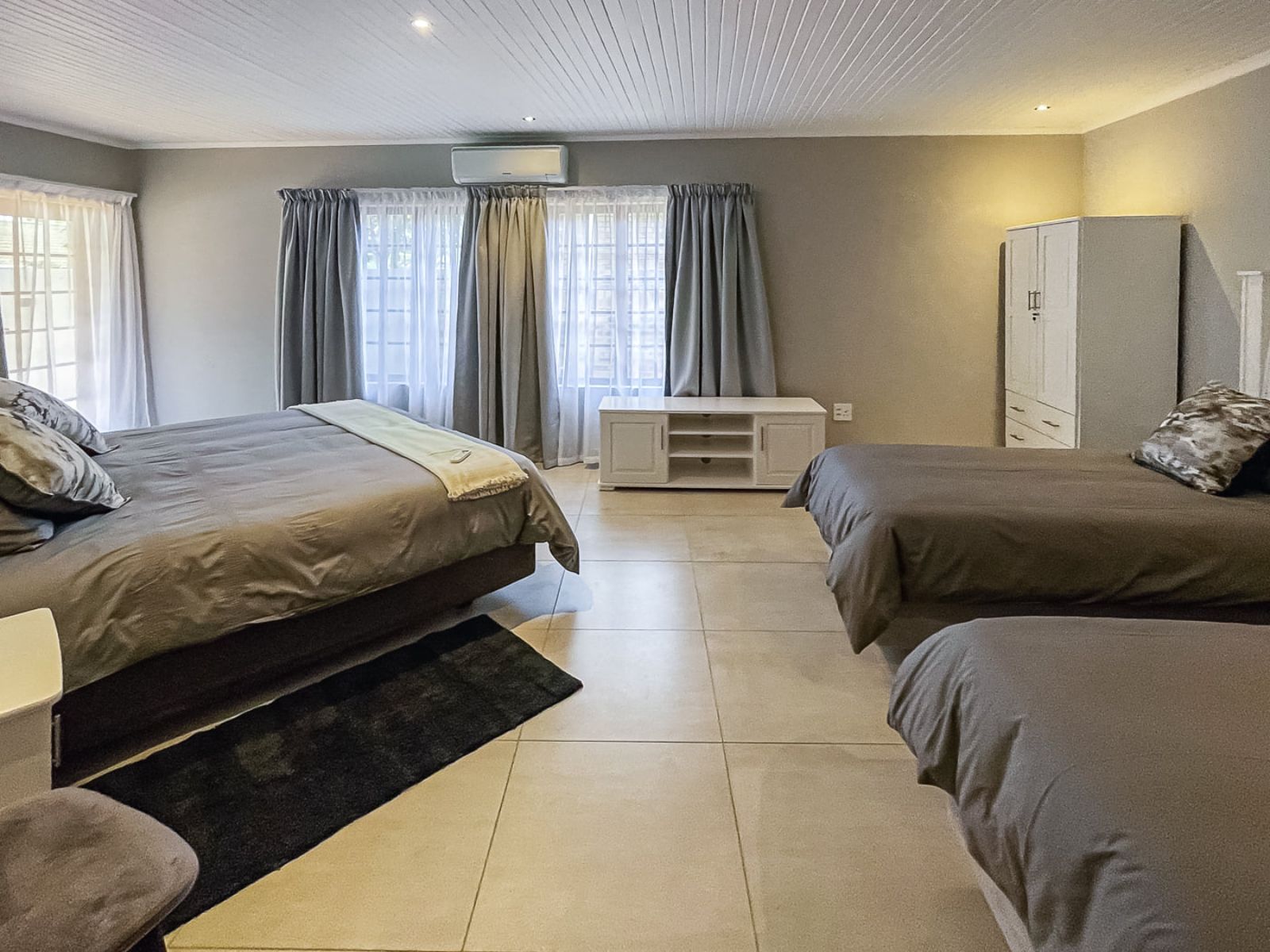Rondreis Zuid-Afrika, St.Lucia, Rhino coast Guesthouse, slaapkamer