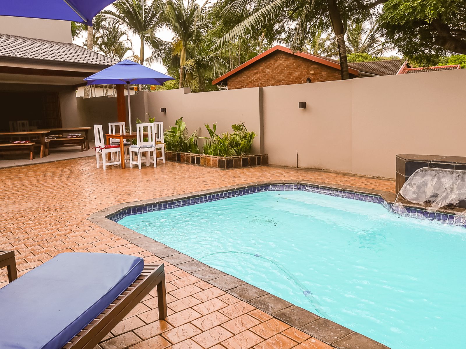 Rondreis Zuid-Afrika, St.Lucia, Rhino coast Guesthouse, zwembad