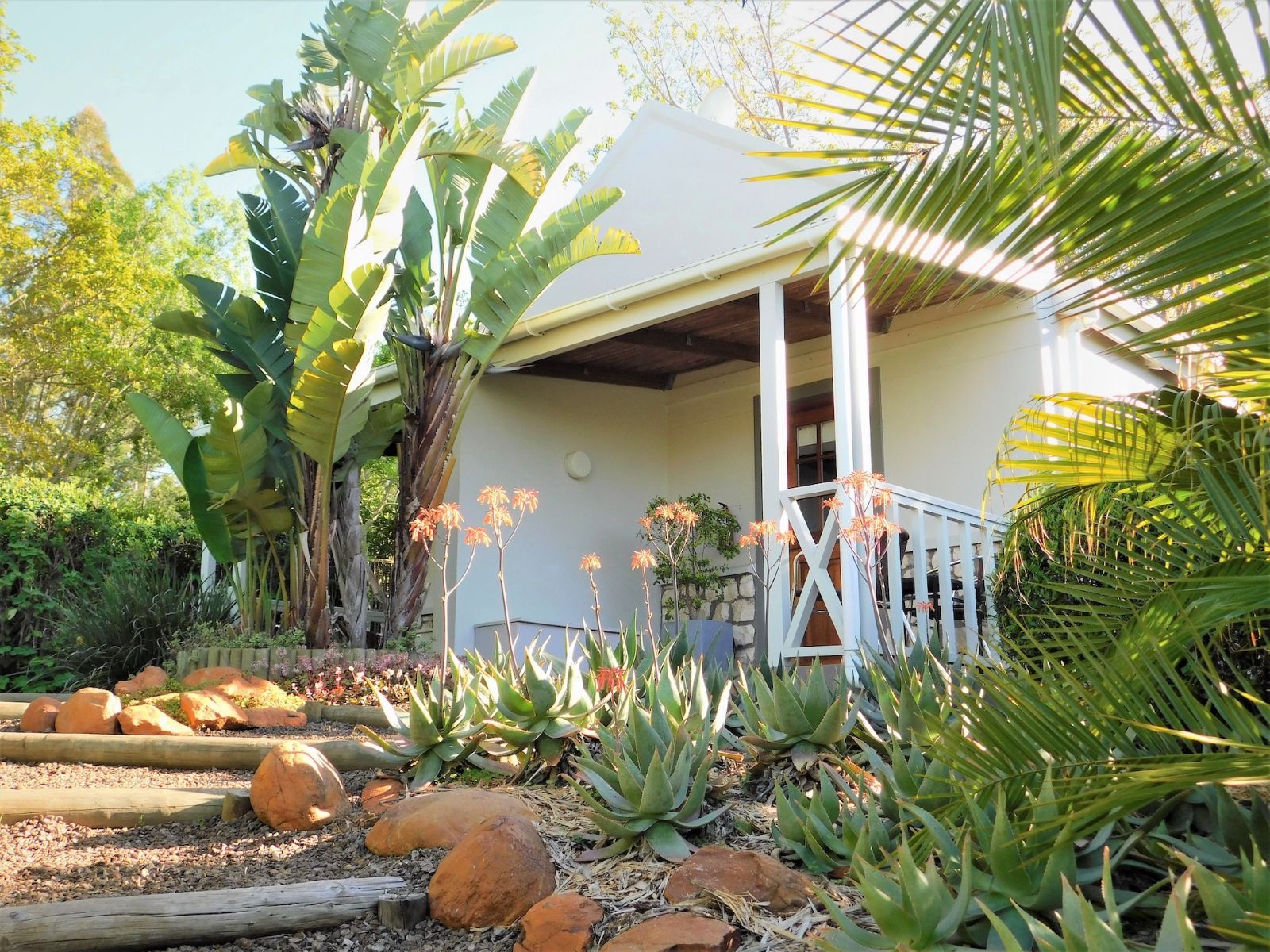 Rondreis Zuid-Afrika, Swellendam, Swellendam Country Lodge, vooraanzicht lodge