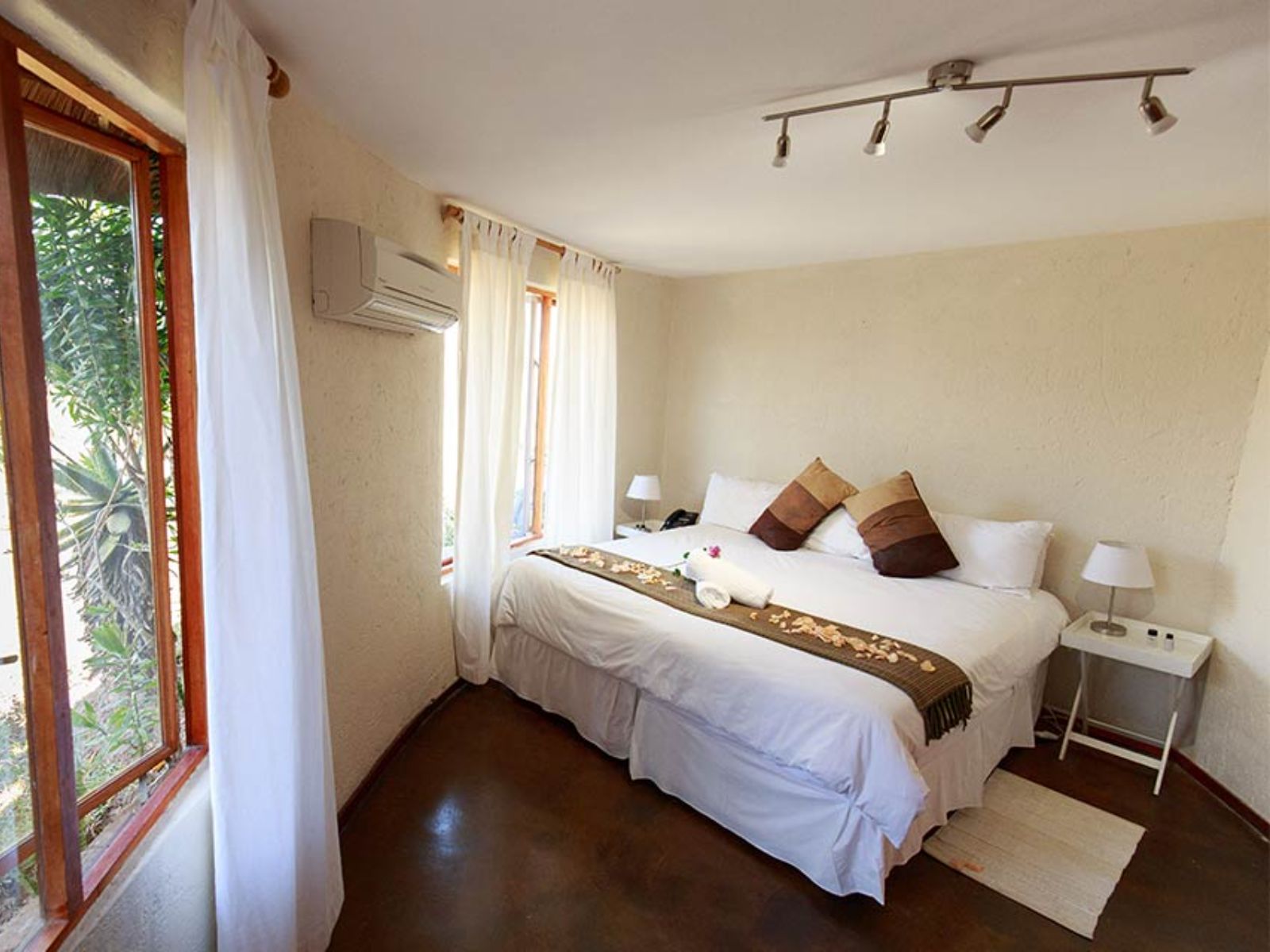 Rondreis Zuid-Afrika, Umhlanga, Rain Farm Game Lodge & Spa, tweepersoonskamer met airco