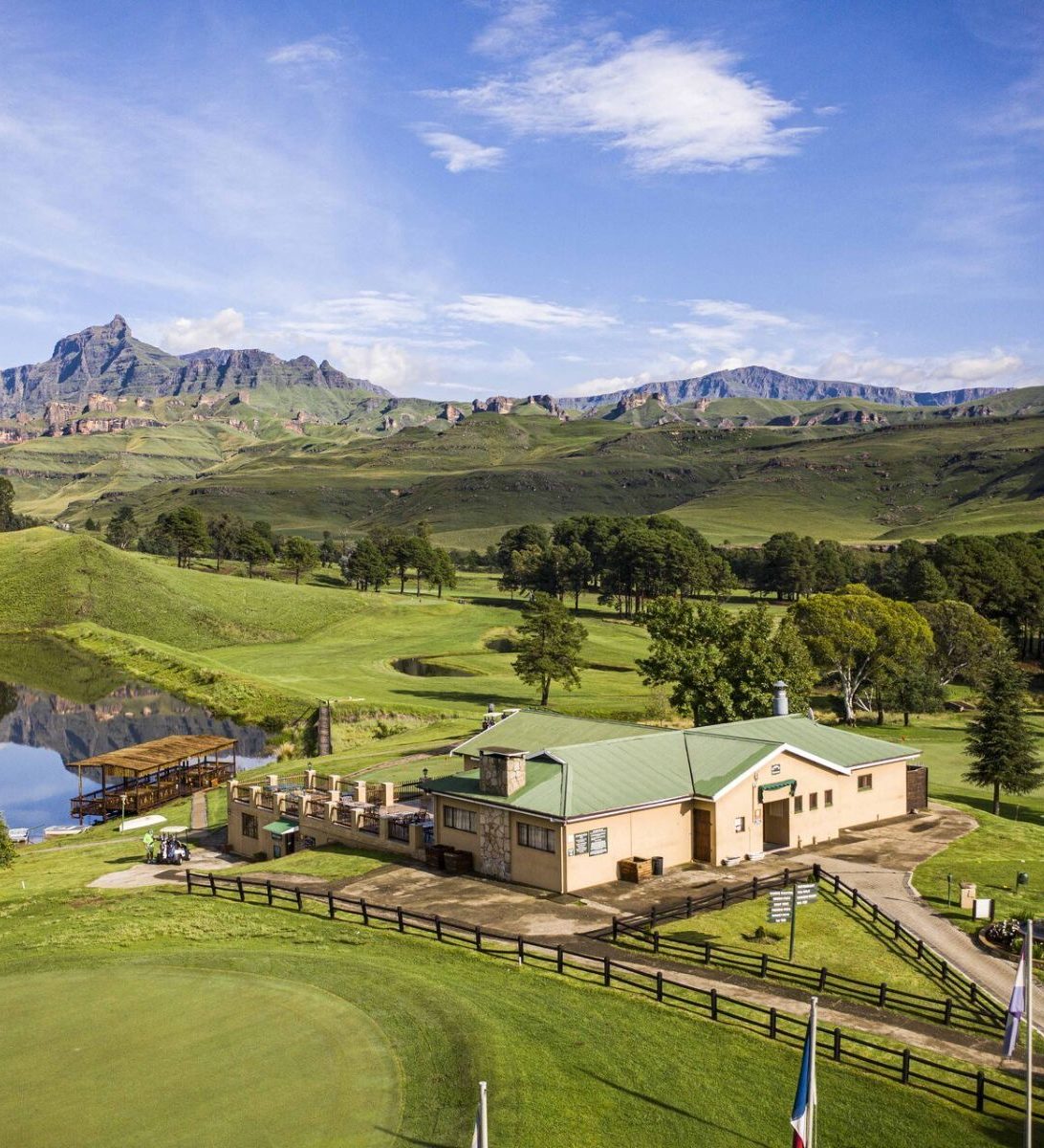 Rondreis Zuid-Afrika, Underberg, Gooderson Drakensberg Gardens, bovenaanzicht hotel en omgeving