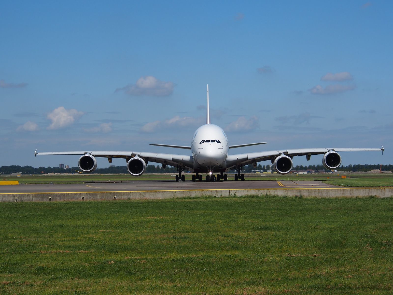 Schiphol, vooraanzicht vliegtuig