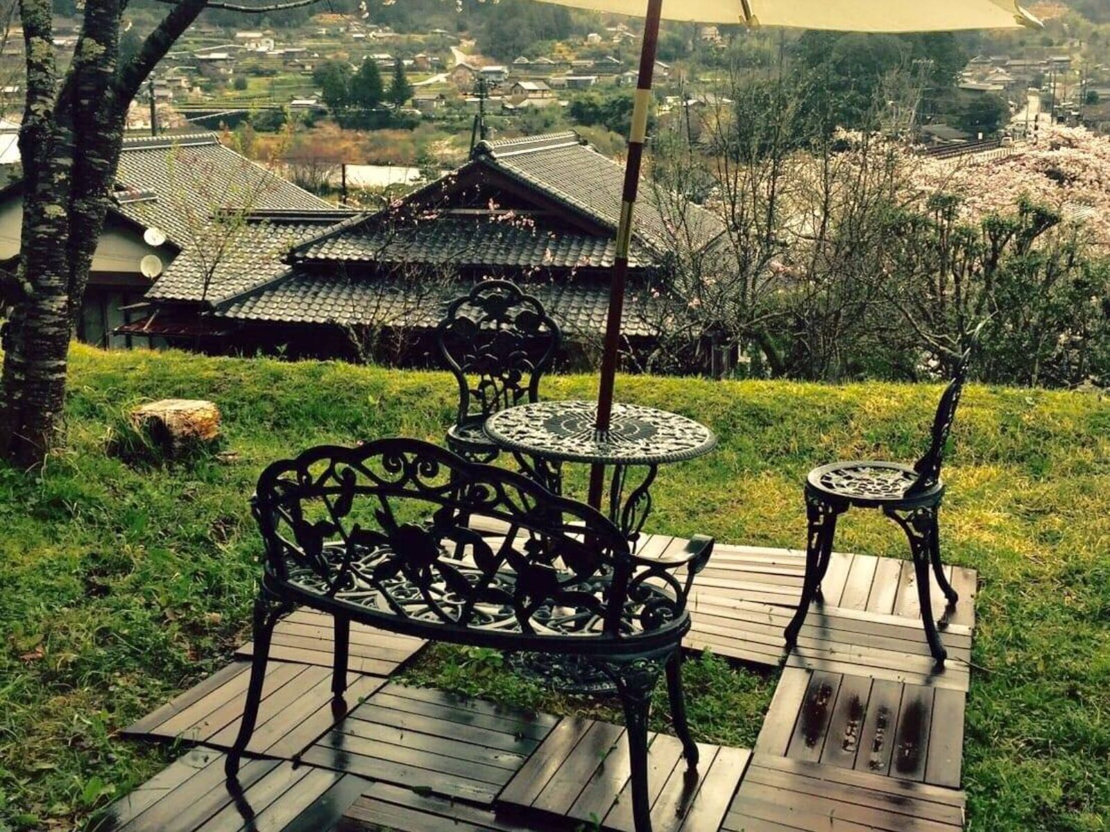 rondreis japan, Chikatsuyu, Guest house Chikatsuyu Sakuranosono, buiten terras