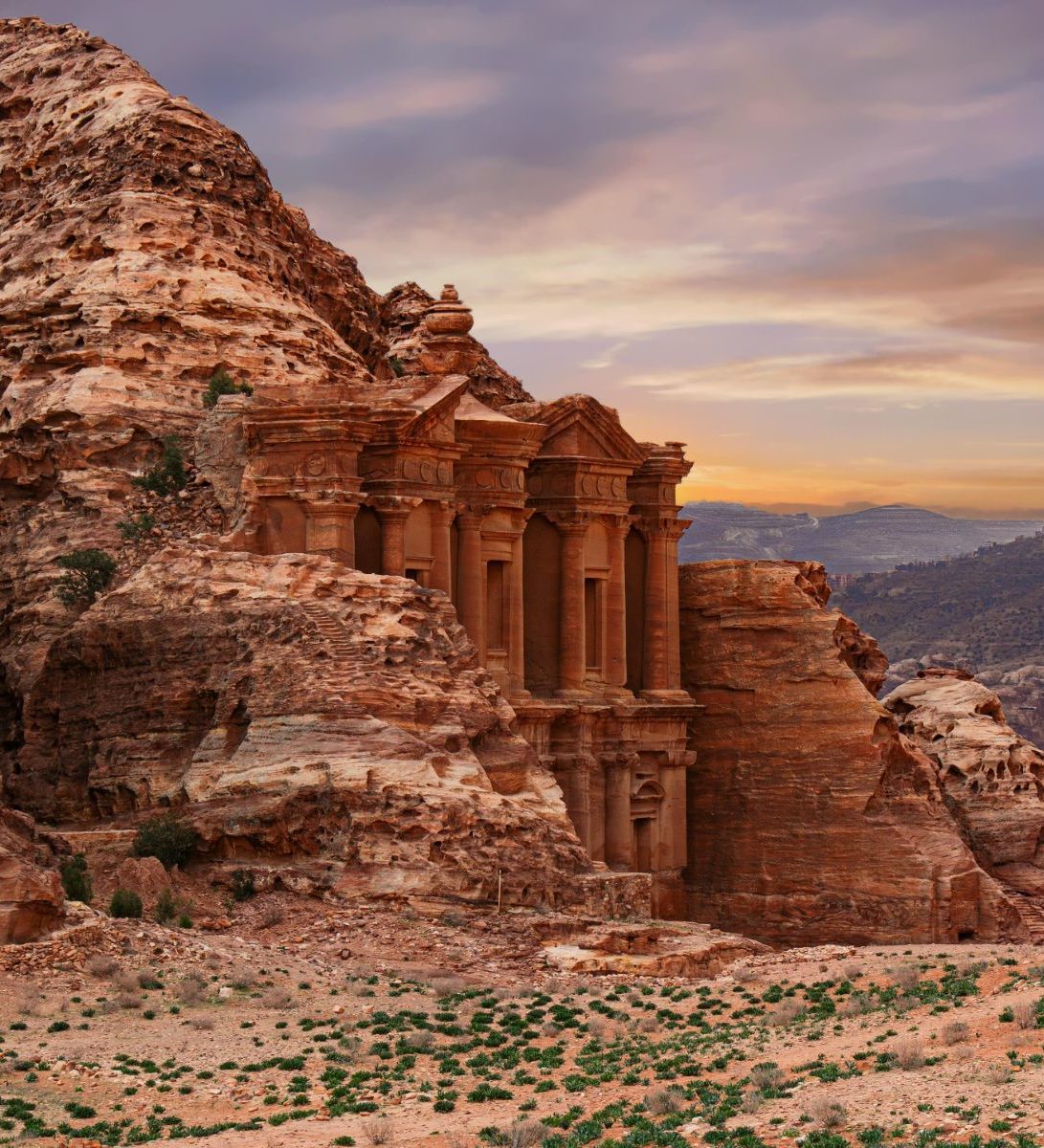 rondreis jordanie petra uitzicht bij zonsopkomst