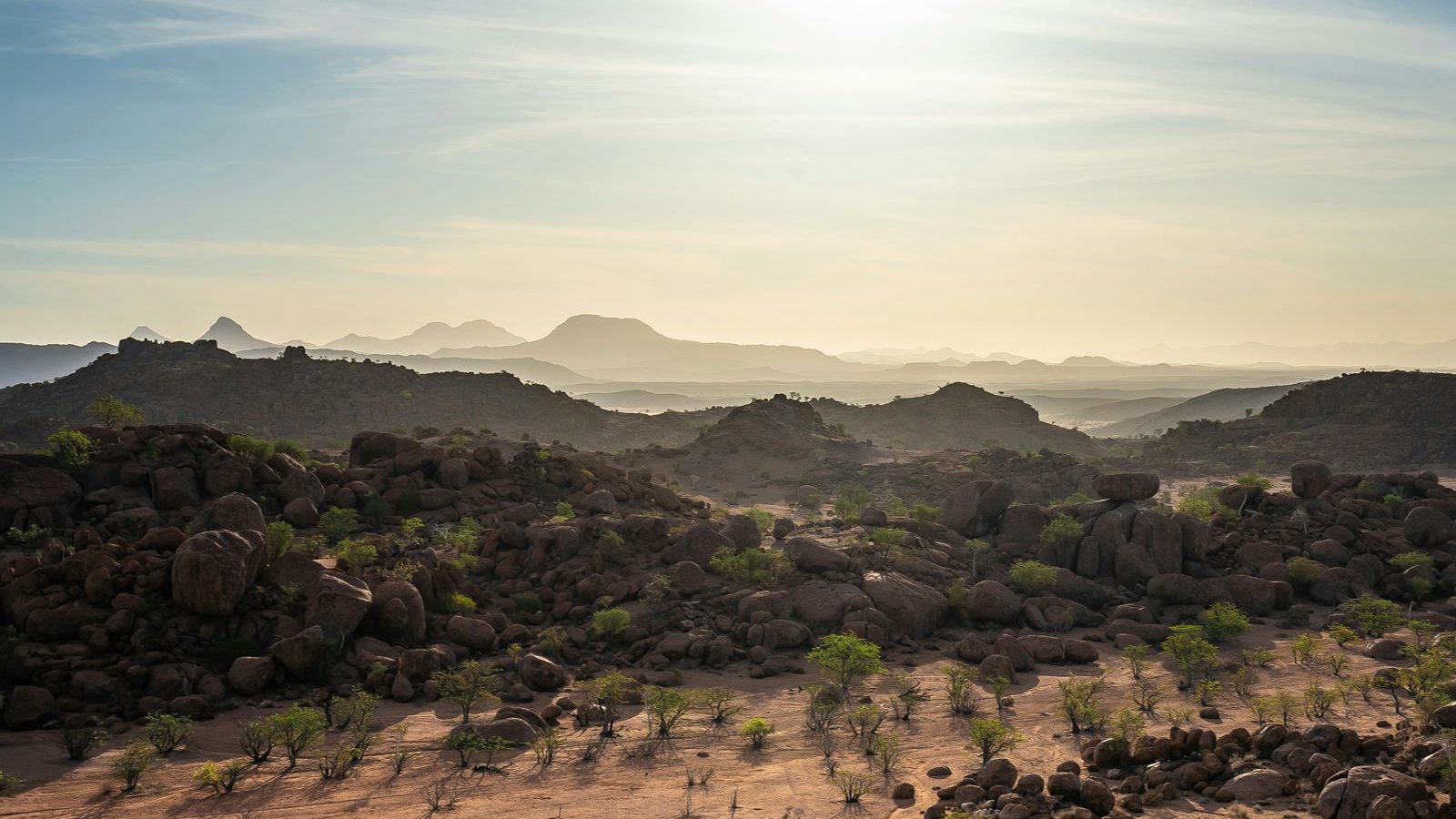 rondreis, namibie, twyfelfontein, damaraland, uitzicht over savane