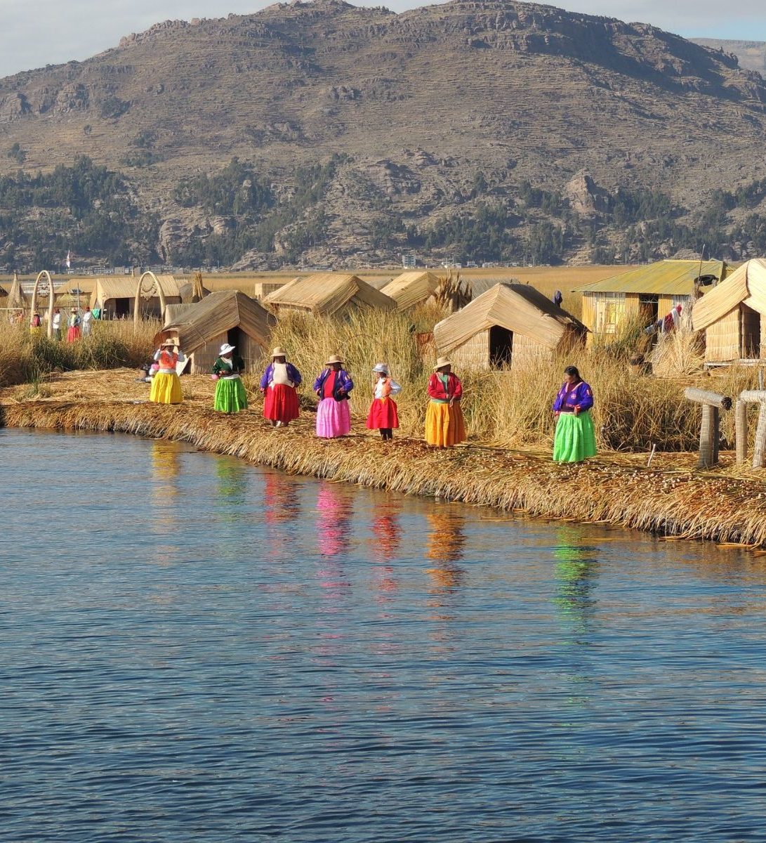 rondreis peru, puno, titicaca, bewoners op rieteiland