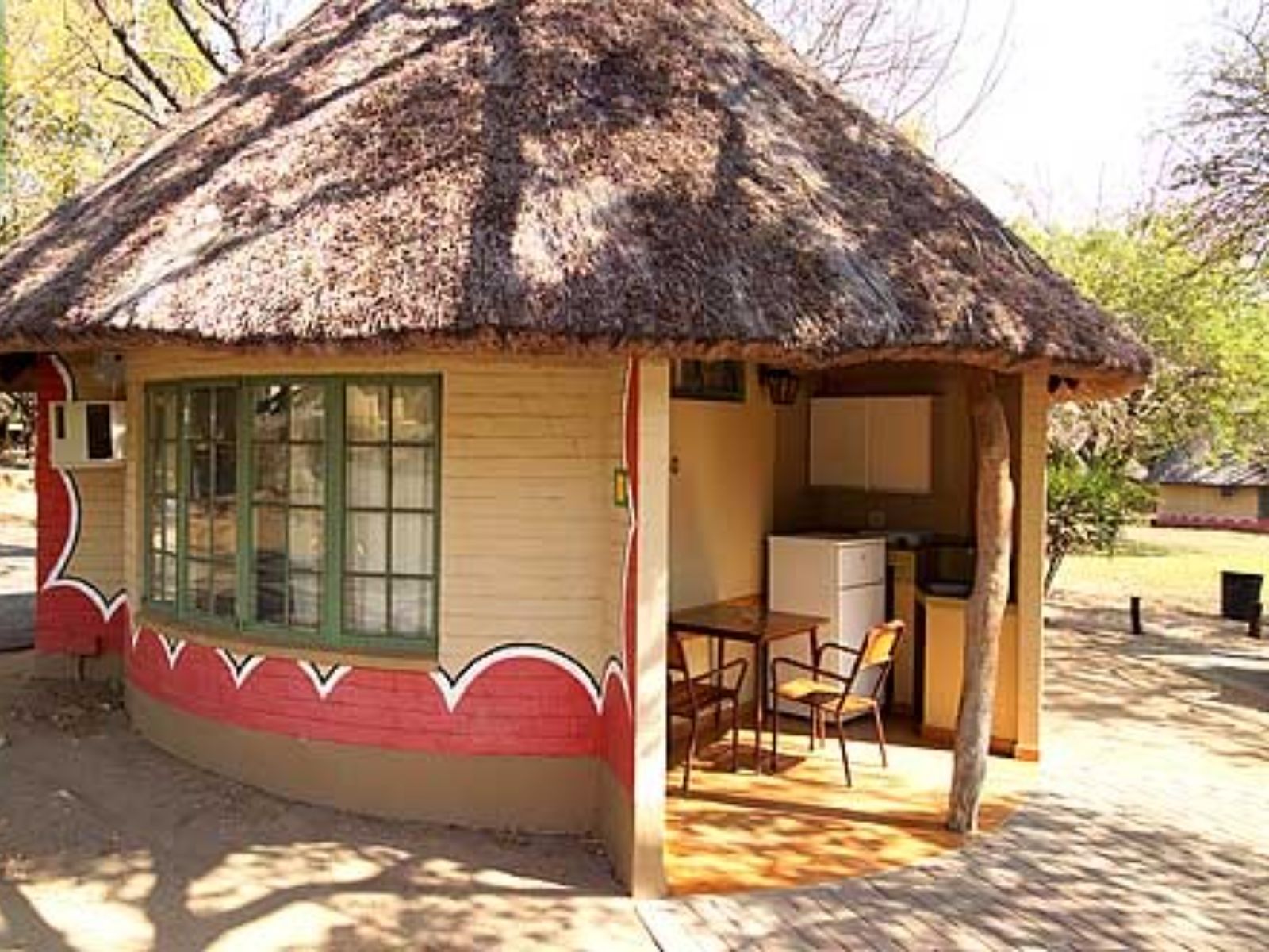 rondreis zuid afrika, kruger park skukuza rest camp, buitenaanzicht lodge