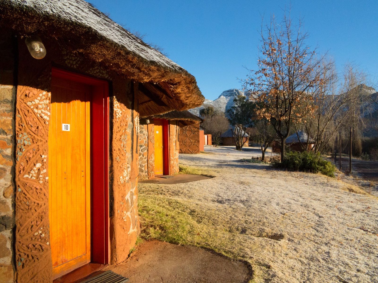 rondreis zuid afrika, lesotho, malealea lodge, ingang lodge