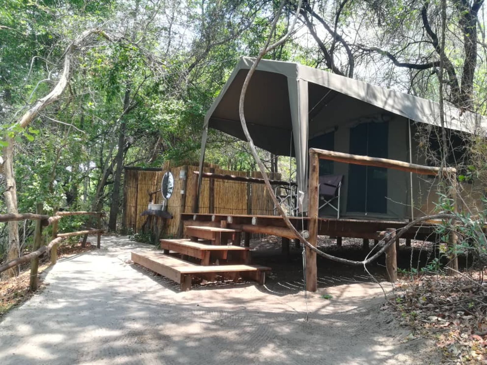 rondreis zuid afrika lodge en bb overnachting tent buitenaanzicht