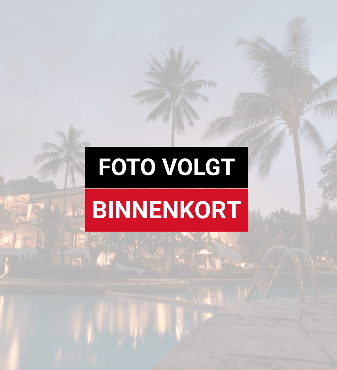 Placeholder accommodatie buiten met zwembad overzicht