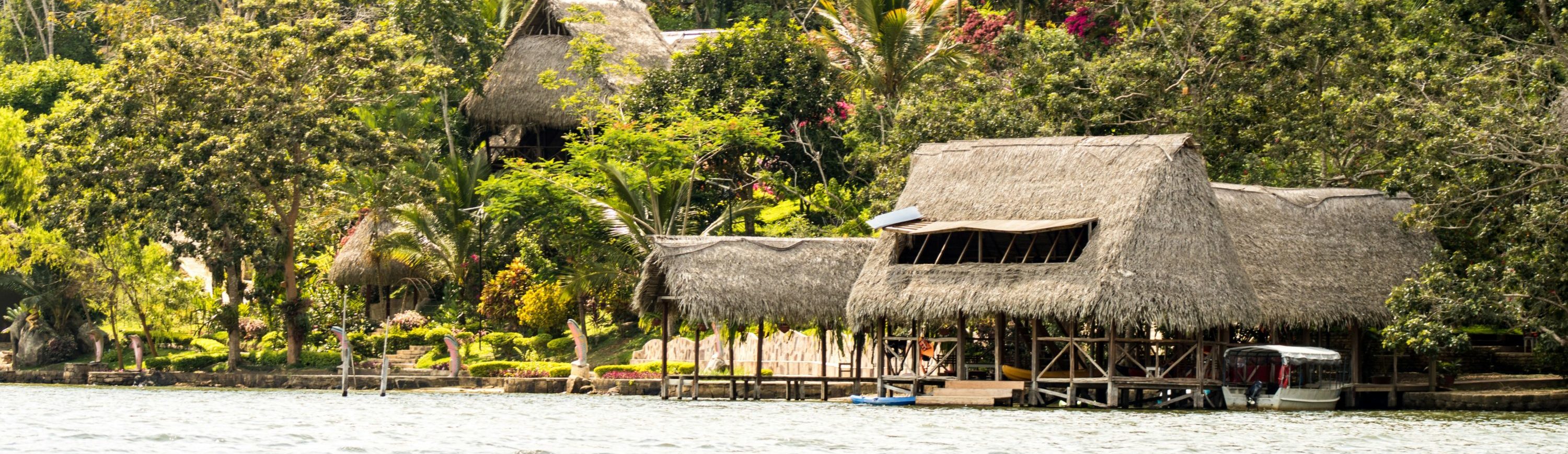 Rondreis Peru, Tarapoto, jungle hut aan de rivier - header