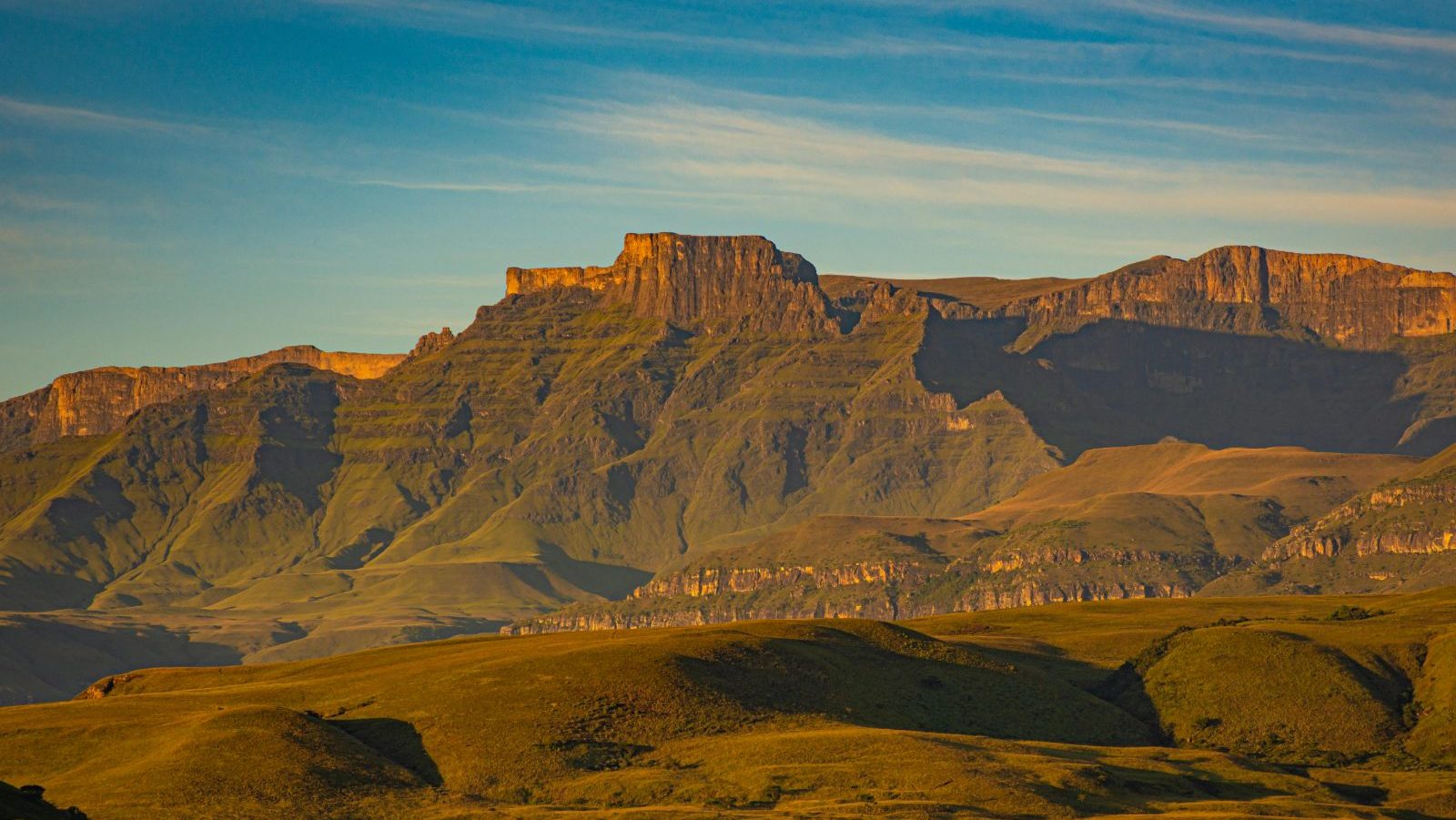 Rondreis Zuid-Afrika, Drakensbergen, zijaanzicht gebergte