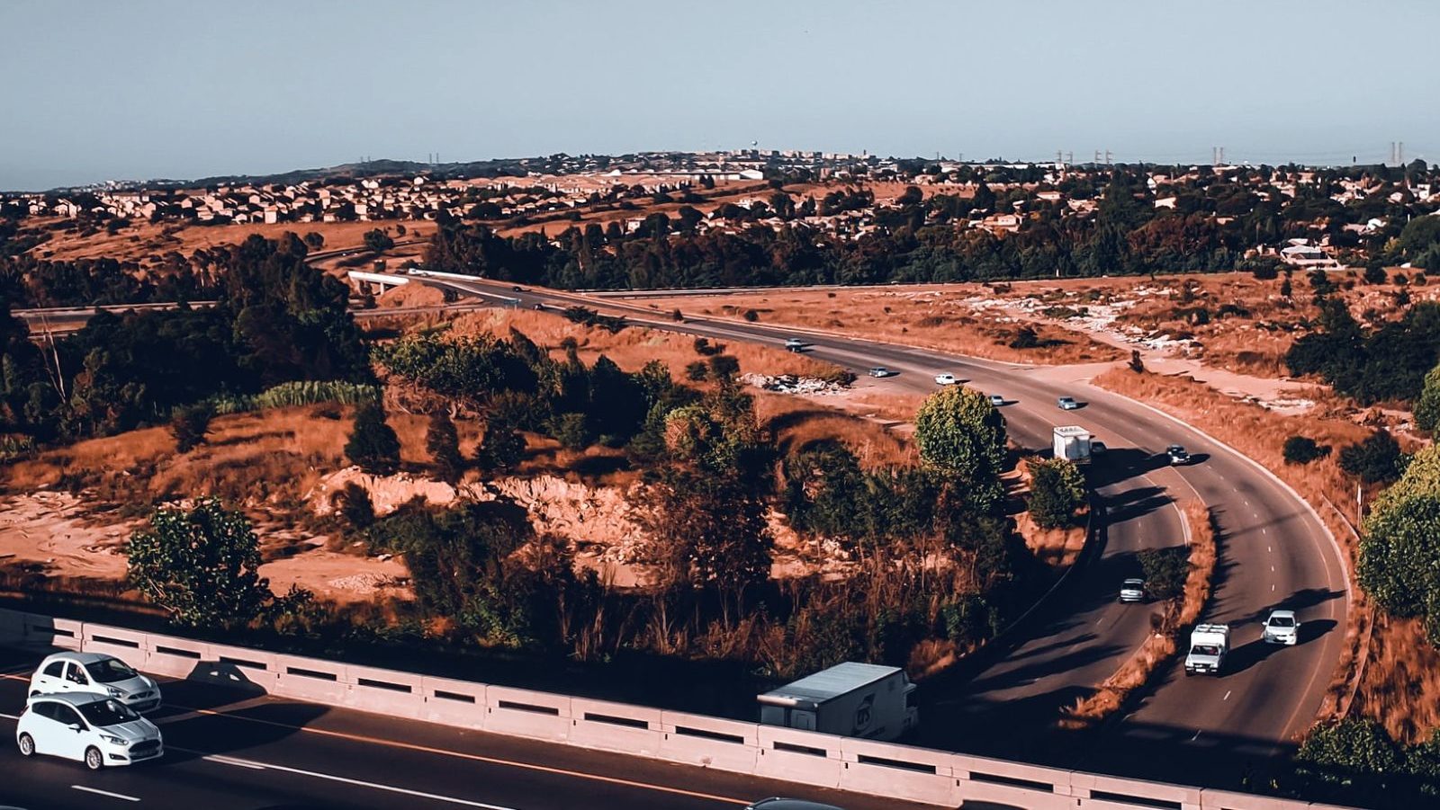 Rondreis Zuid- Afrika, Johannesburg snelweg naar stad