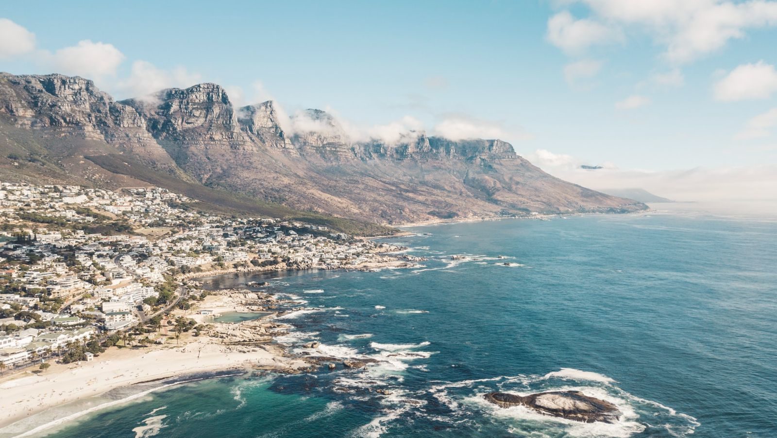 Rondreis Zuid- Afrika, Kaapstad, stad, strand, zee en bergen bovenzicht
