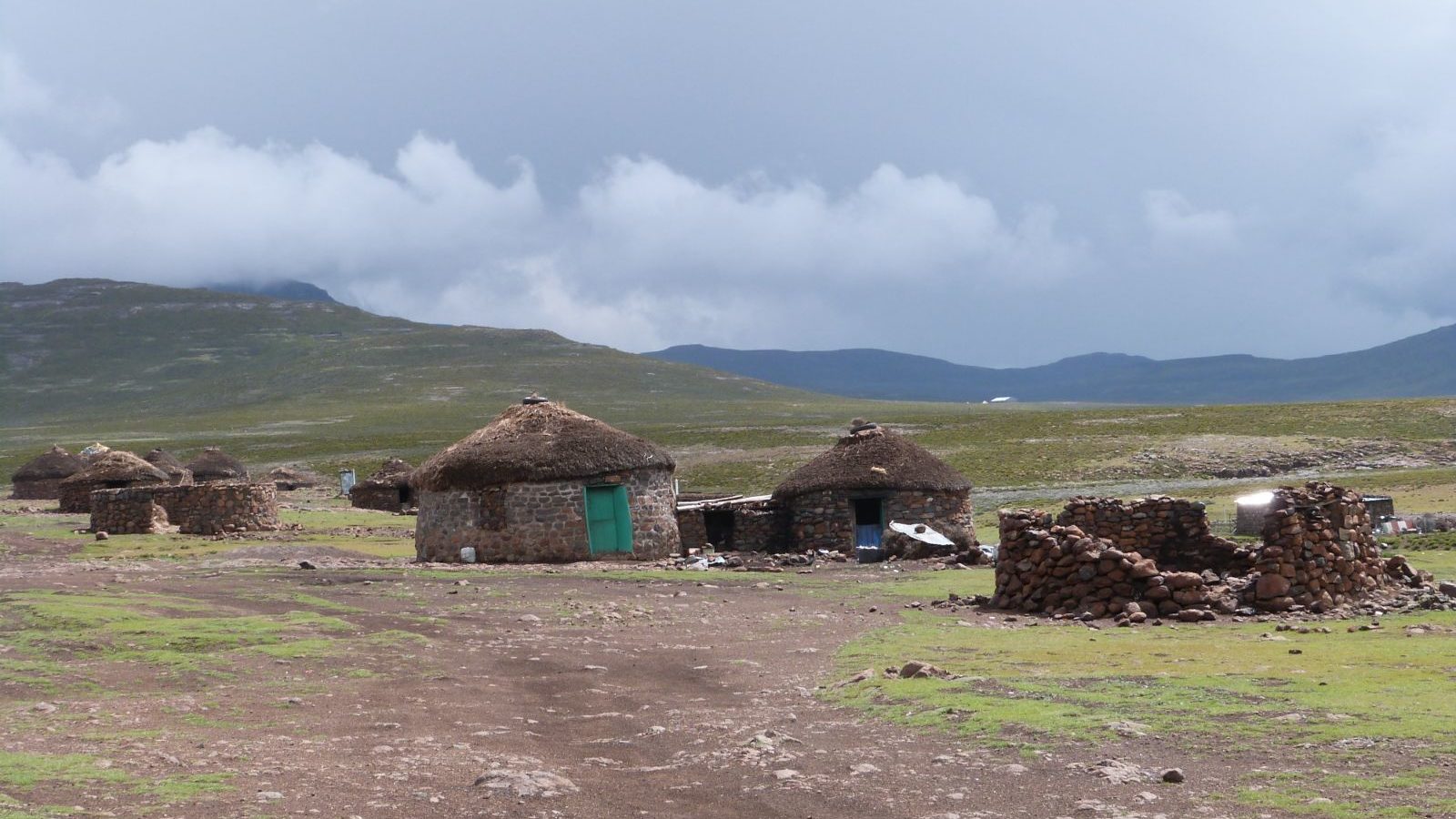 Rondreis-Zuid-Afrika-Lesotho-Basotho-Mountain-Village-aspect-ratio-1000-563