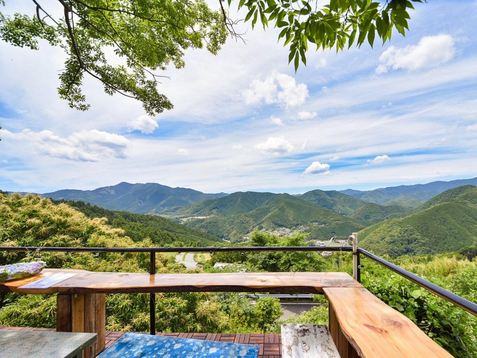Rondreis Japan, Takahara, Kiri-No-Sato lodge, uitzicht vanuit lodge