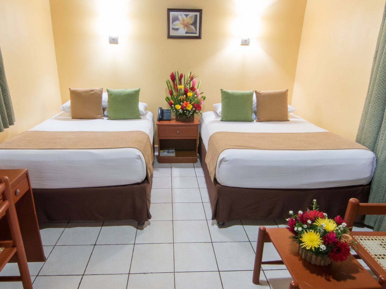 rondreis nicaragua, managua, best western las mercedes tweepersoonskamer met losse bedden
