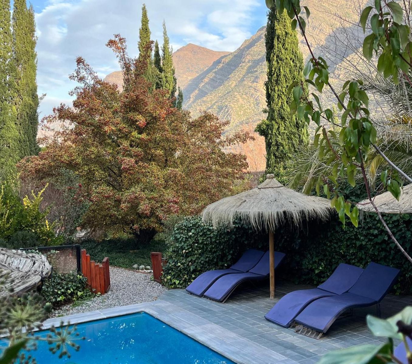rondreis-chili-maipo-vallei-altiplanicos-cajon-del-maipo-hotel-zwembad