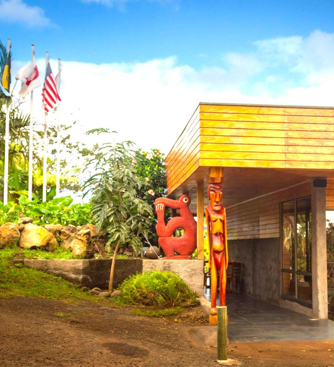 rondreis-chili-paaseiland-easter-island-eco-lodge-hotel-buitenaanzicht-aspect-ratio-382-420