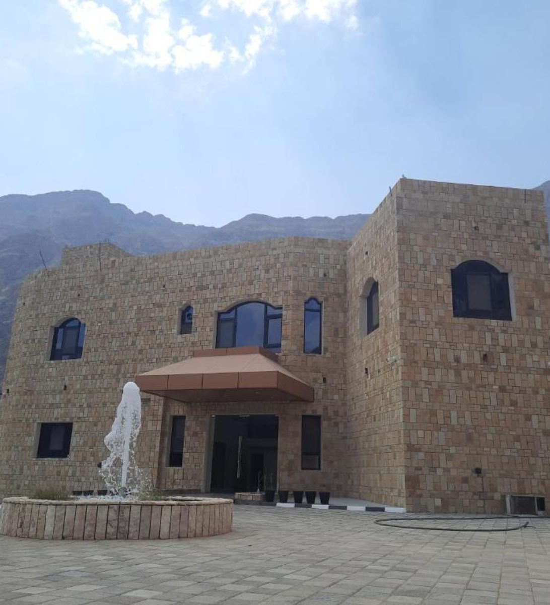 rondreis oman, bilad sayt, season inn hotel, buitenaanzicht