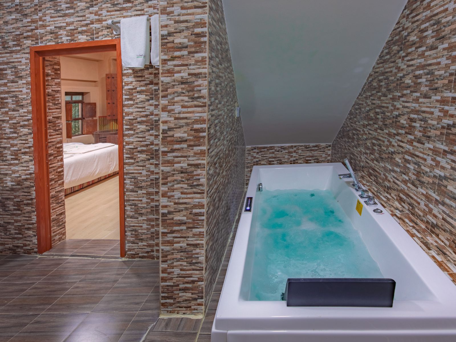 Rondreis Oman, Nizwa, Bustan Inn, badkamer