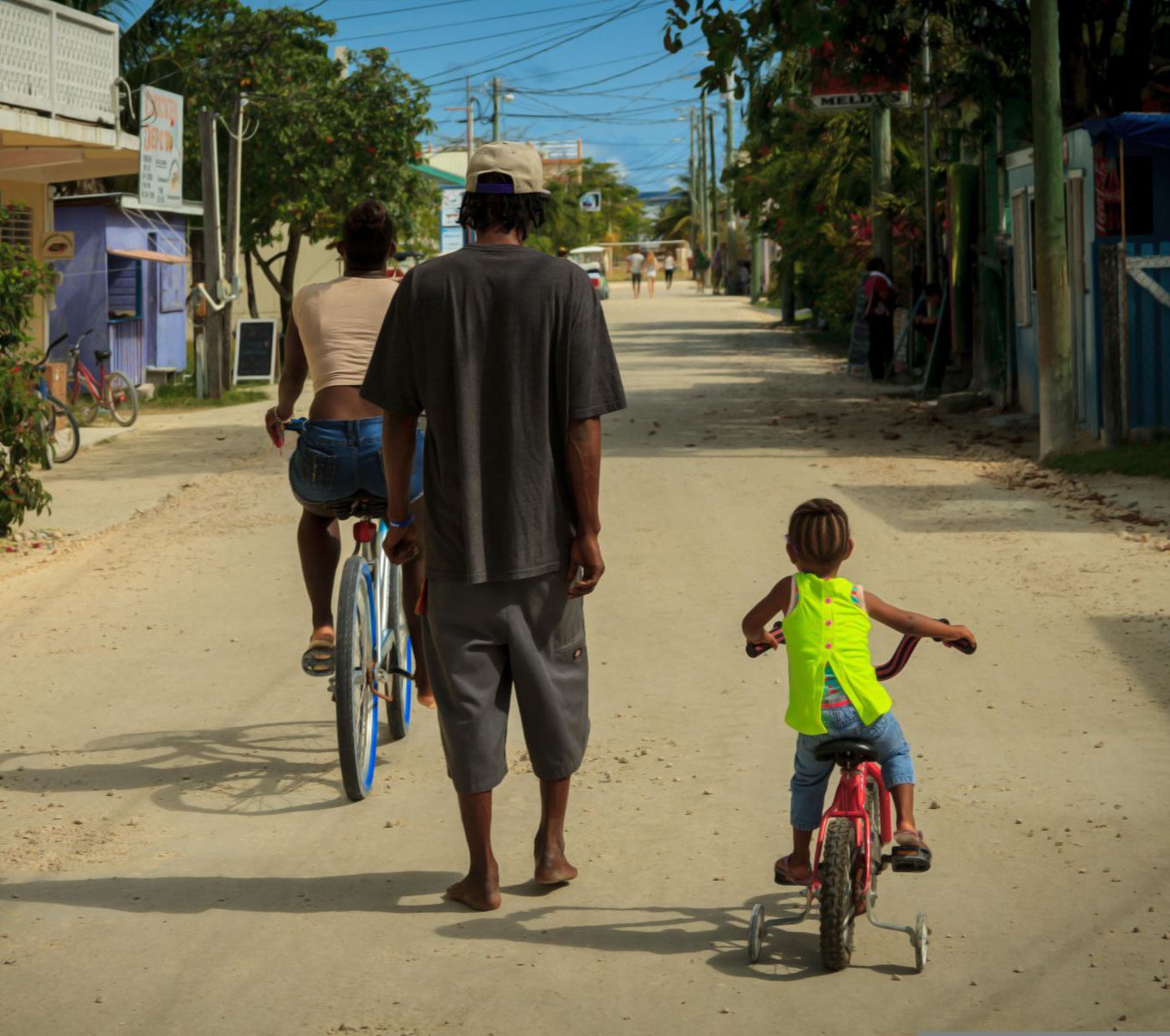 Rondreis Belize, Belize-Stad, mensen op straat
