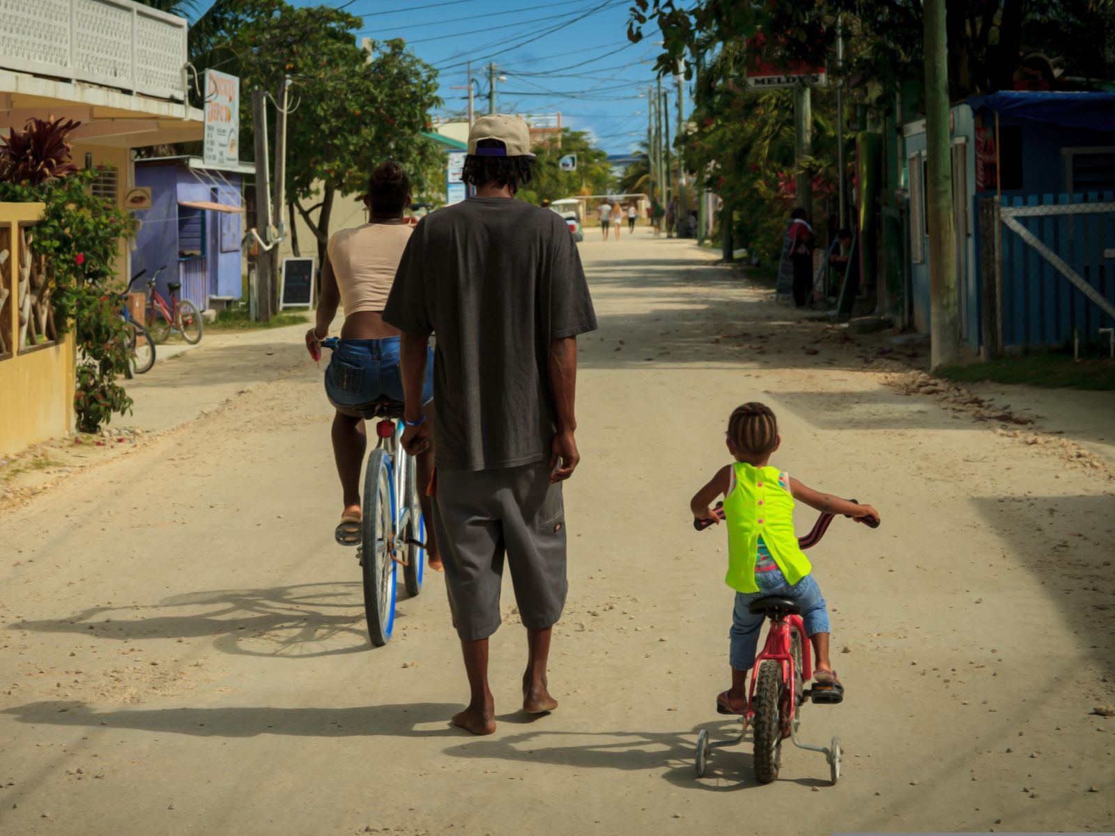 Rondreis Belize, Belize-Stad, mensen op straat