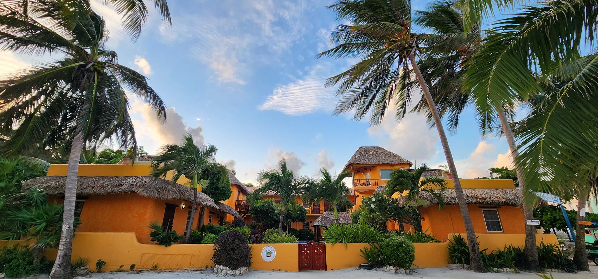 Rondreis Belize, Caye Caulker, Seaside Cabanas, hotel vooraanzicht