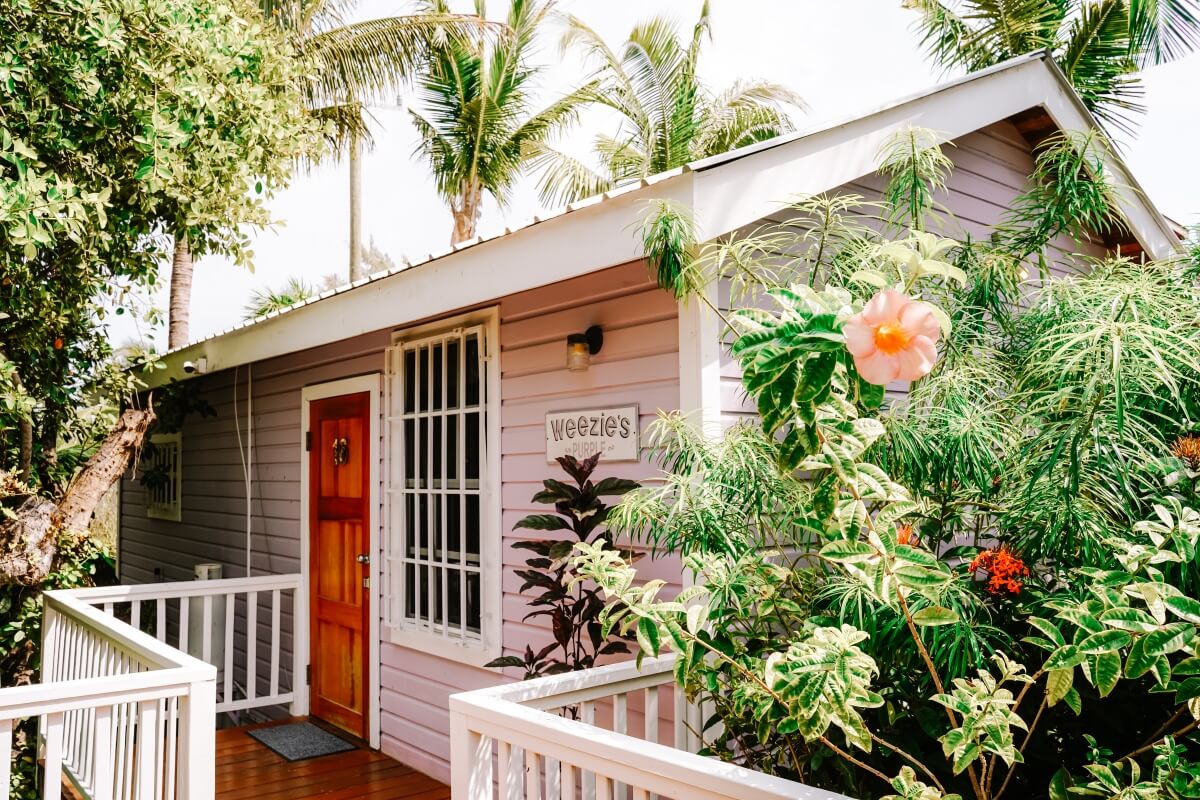 Rondreis Belize, Caye Caulker, Weezie's Oceanfront, cottage room, voorzijde