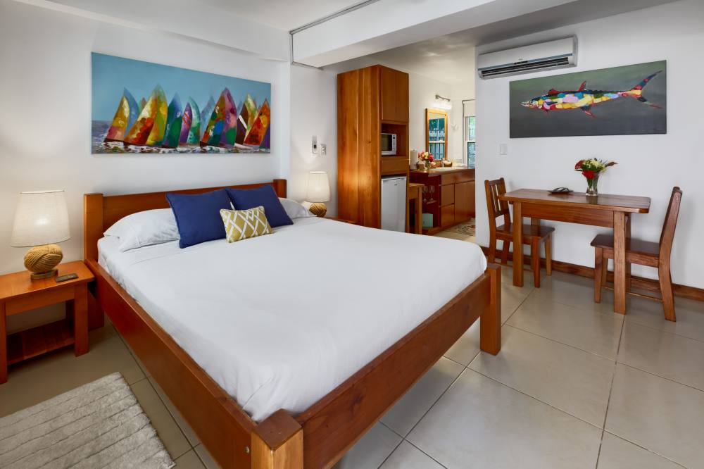 Rondreis Belize, Caye Caulker, Weezie's Oceanfront, standard room, double bedroom