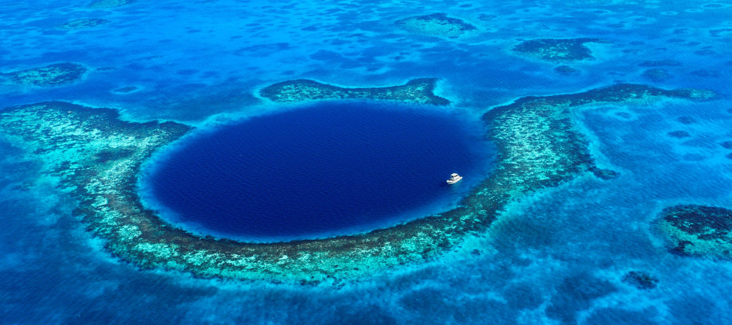 Rondreis-Belize-Great-Blue-Hole-luchtfoto-banner Rondreis Belize, Great Blue Hole, luchtfoto