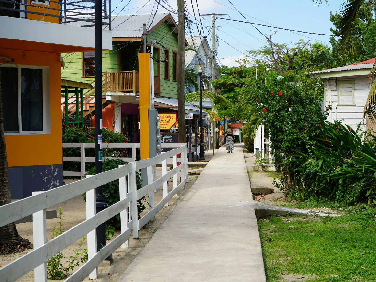 Rondreis Belize, Placencia, kleurrijke huisjes