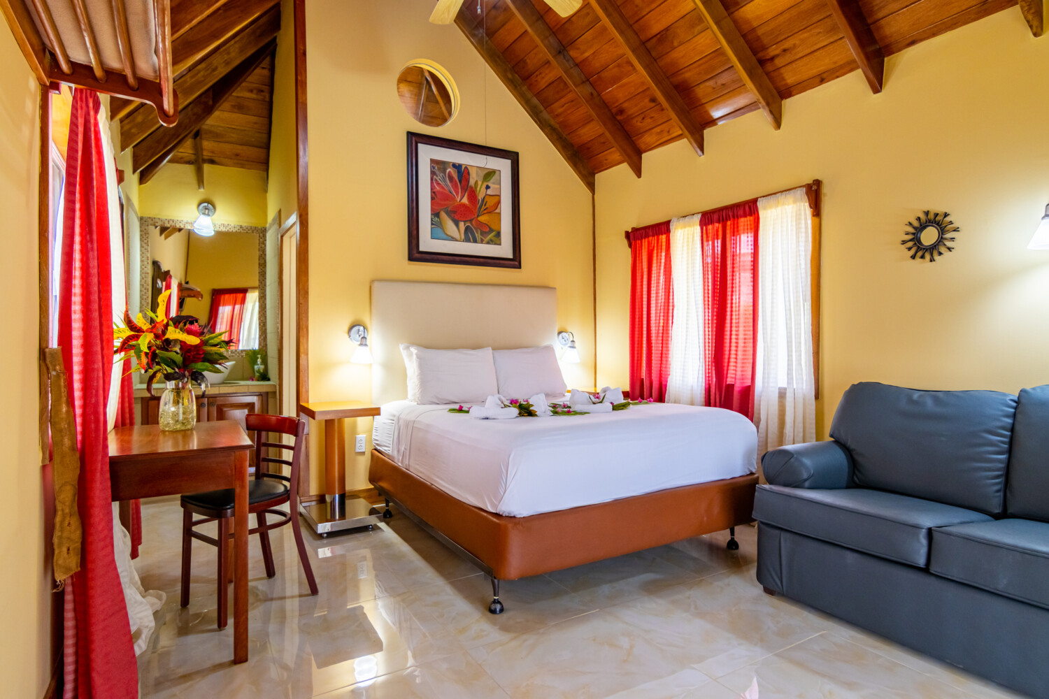 Rondreis Belize, San Ignacio, Cahal Pech, standard cabana double bed