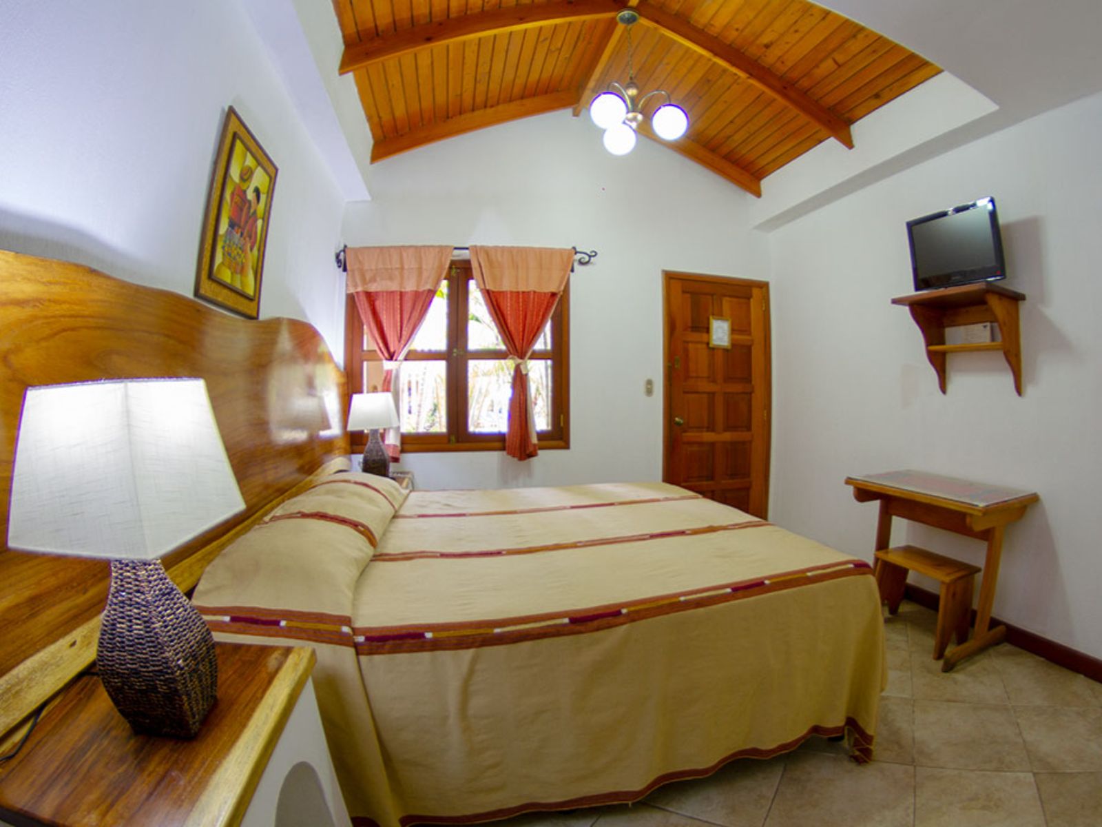 Rondreis Guatemala, Panajachel, Dos Mundos, double bed