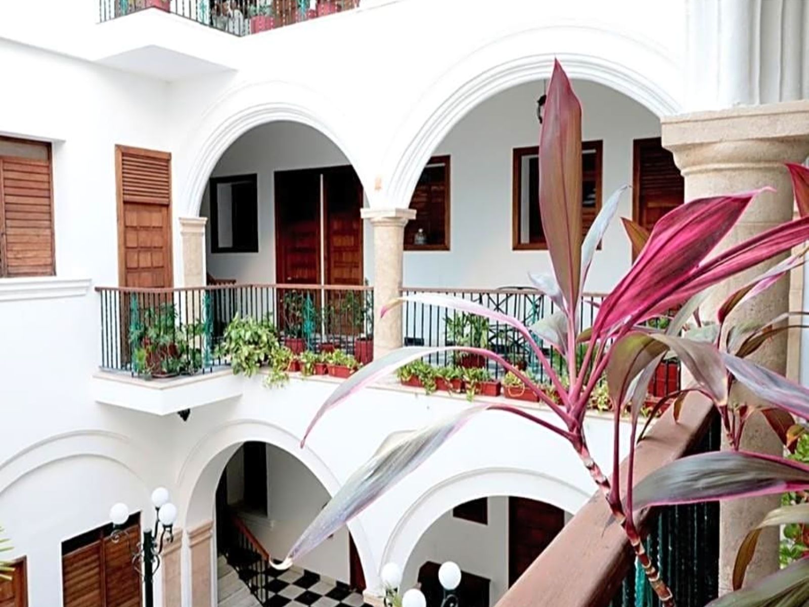 Rondreis Mexico, Campeche, Mision Campeche, binnenplaats