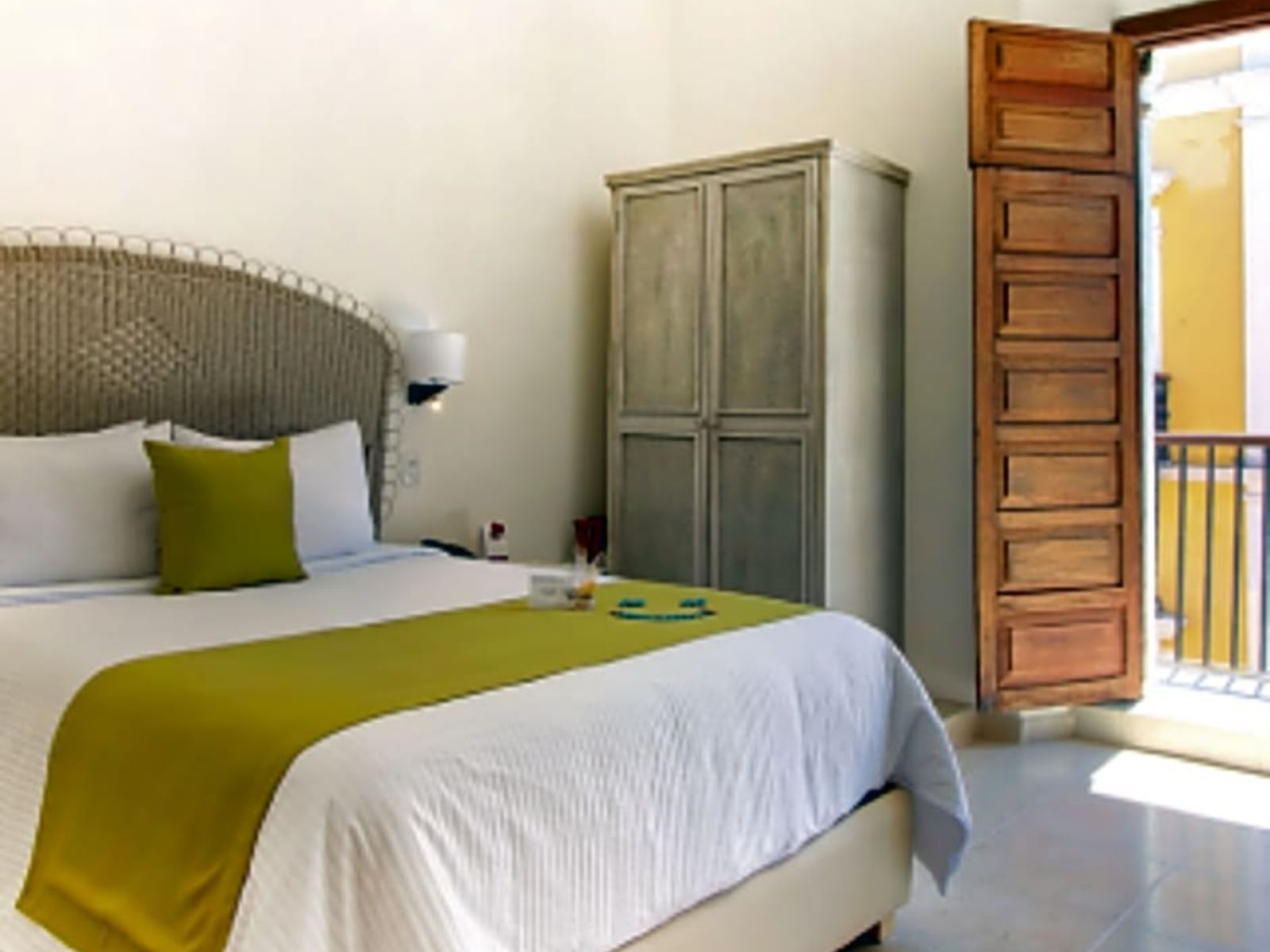 Rondreis Mexico, Campeche, Mision Campeche, kamer Frans balkon