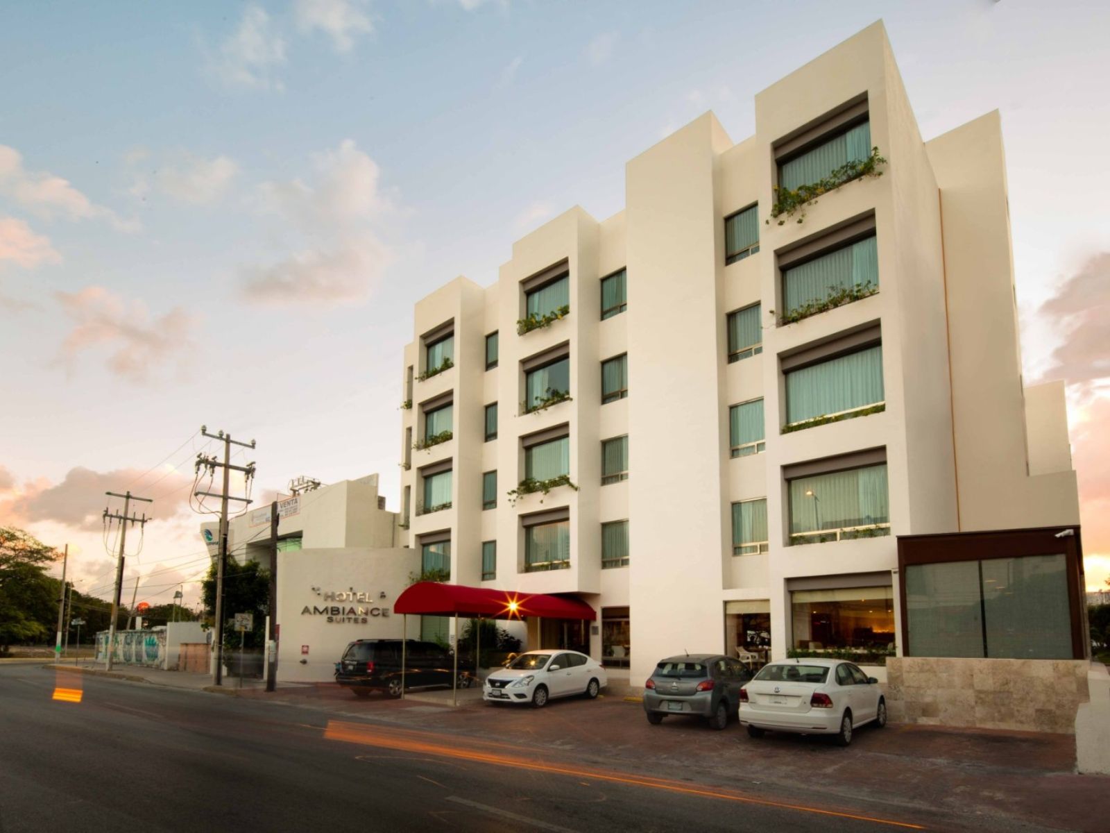 Rondreis Mexico, Cancun, Ambiance Suites, buitenzijde
