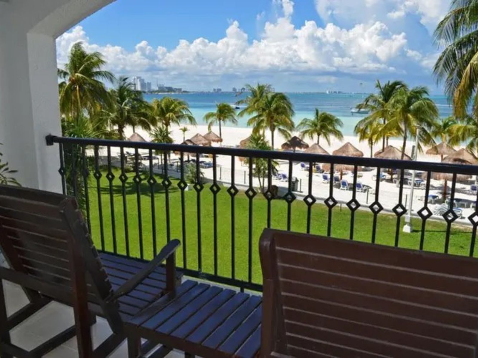 Rondreis Mexico, Cancun, Beachscape Villas Kin-Ha, kamer balkon