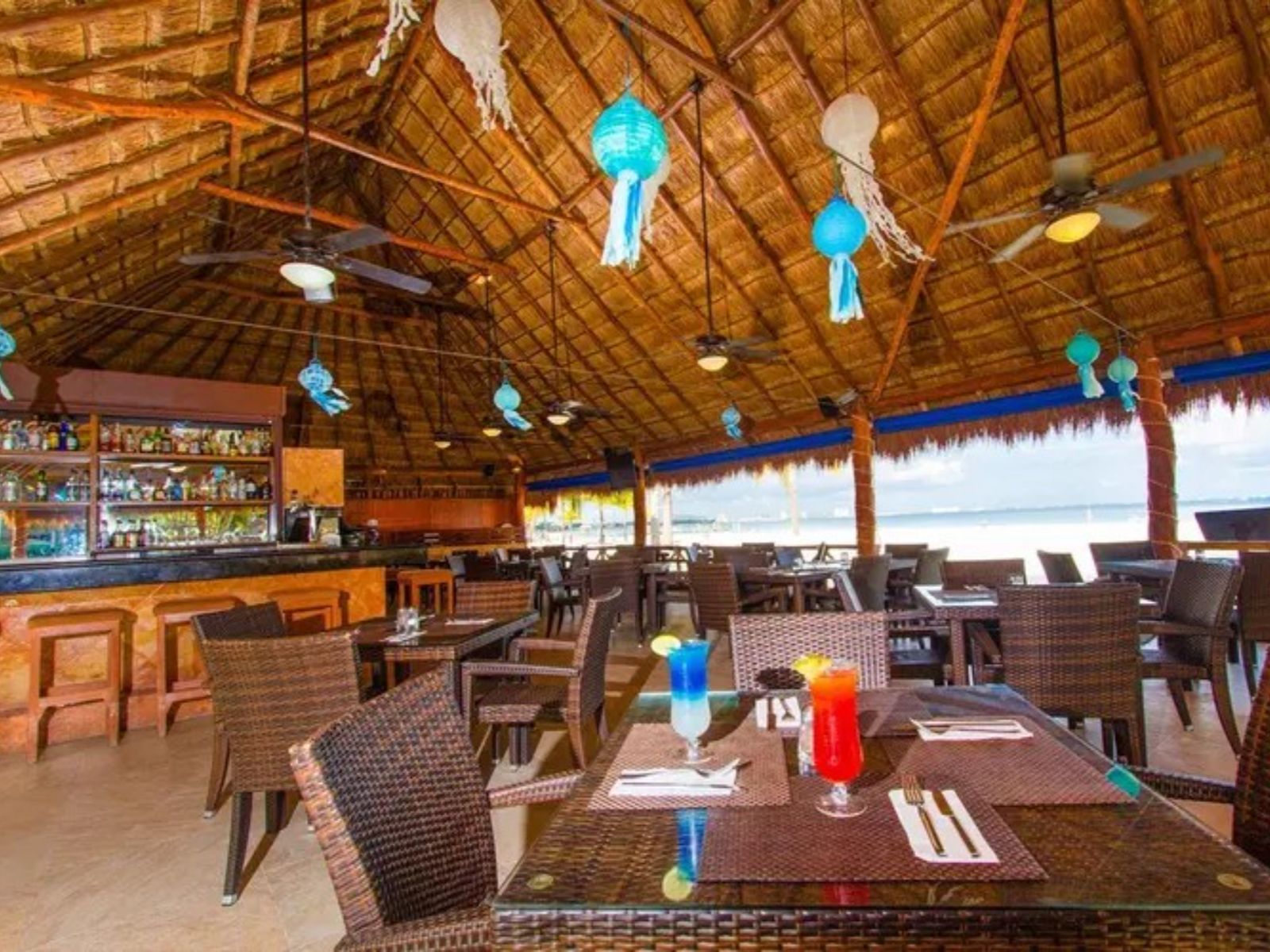 Rondreis Mexico, Cancun, Beachscape Villas Kin-Ha, restaurant strandbar