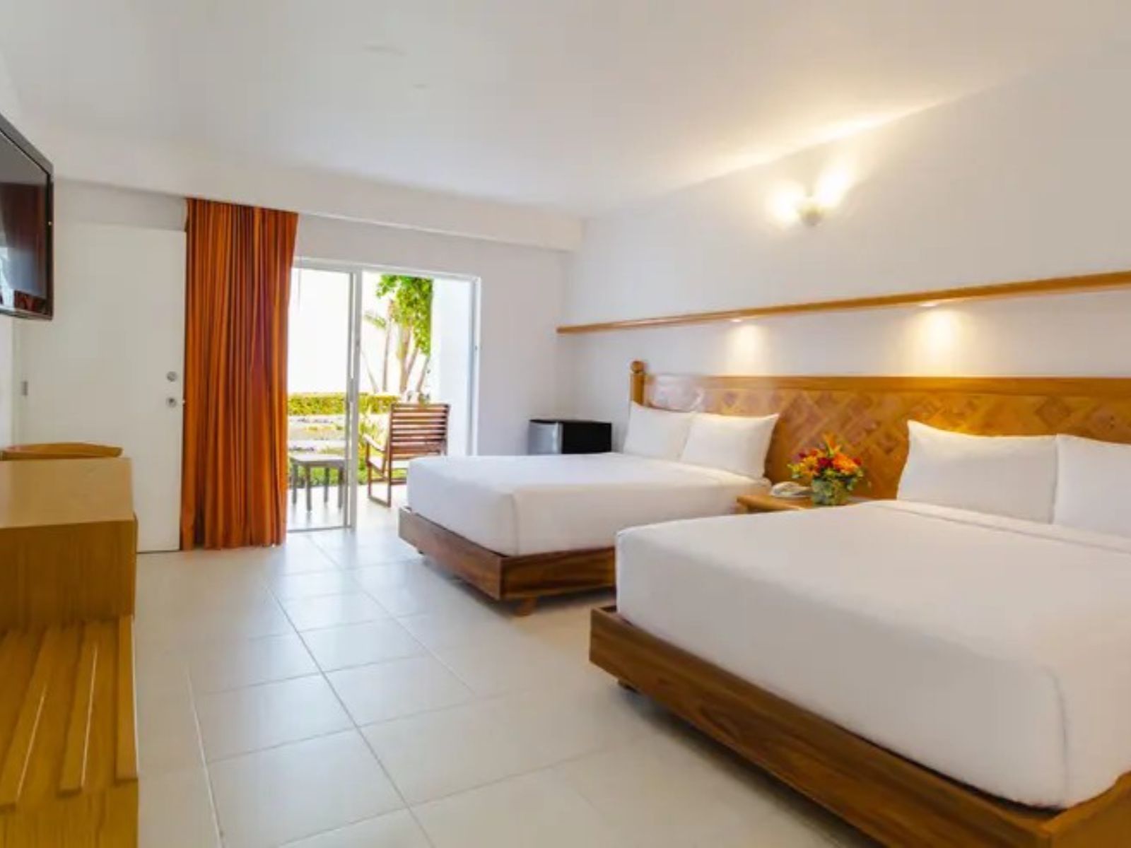 Rondreis Mexico, Cancun, Beachscape Villas Kin-Ha, standaardkamer bedden
