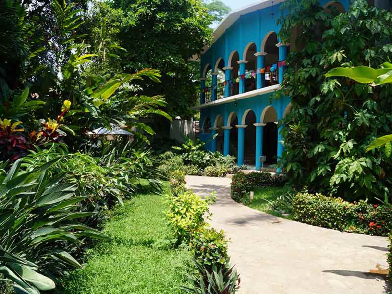 Rondreis Mexico, Chiapa de Corzo, La Ceiba, buitenzijde tuin