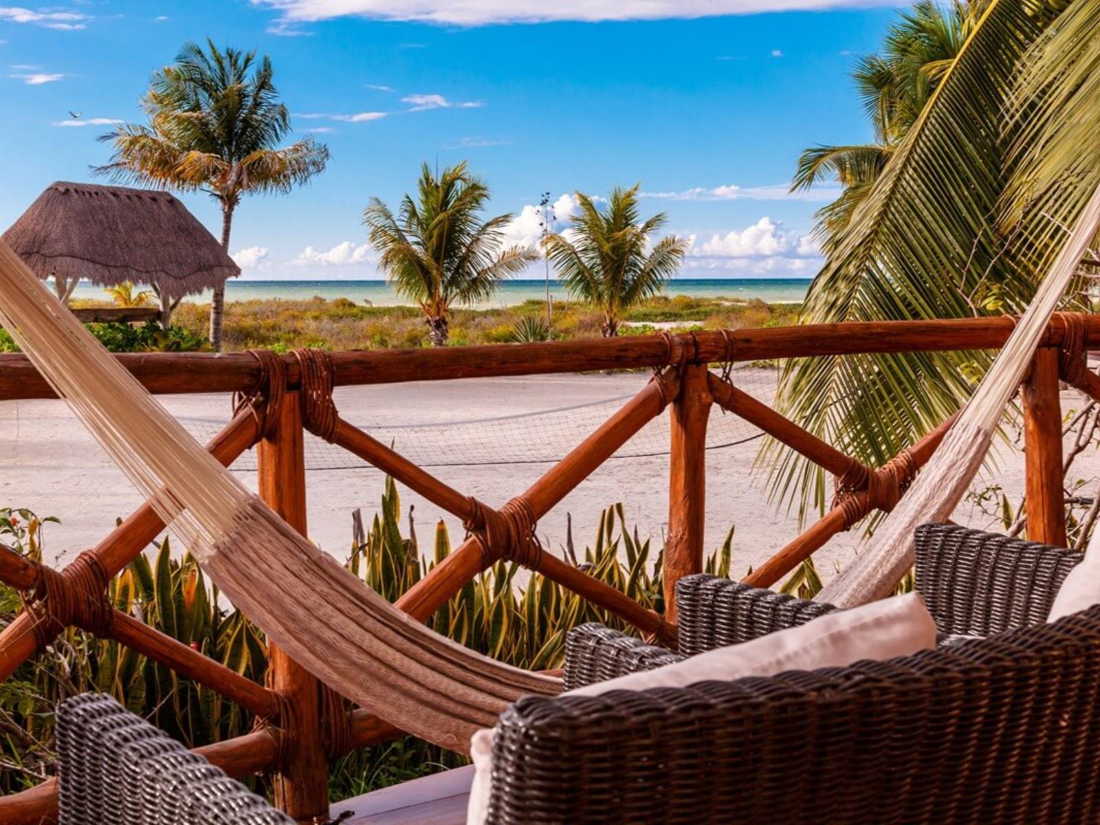 Rondreis Mexico, Isla Holbox, Villas Paraiso del Mar, terras met uitzicht op strand