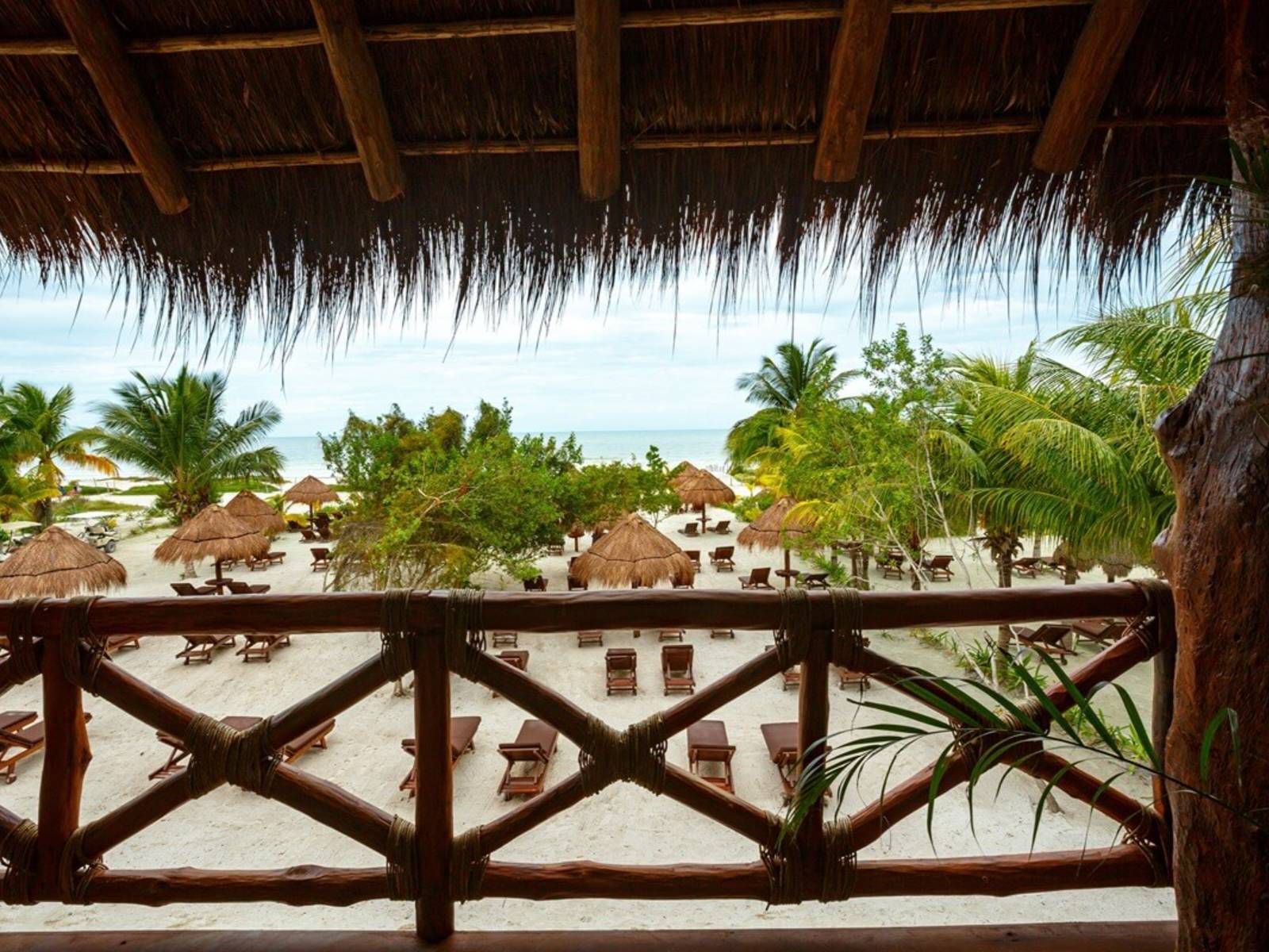 Rondreis Mexico, Isla Holbox, Villas Paraiso del Mar, uitzicht op strand