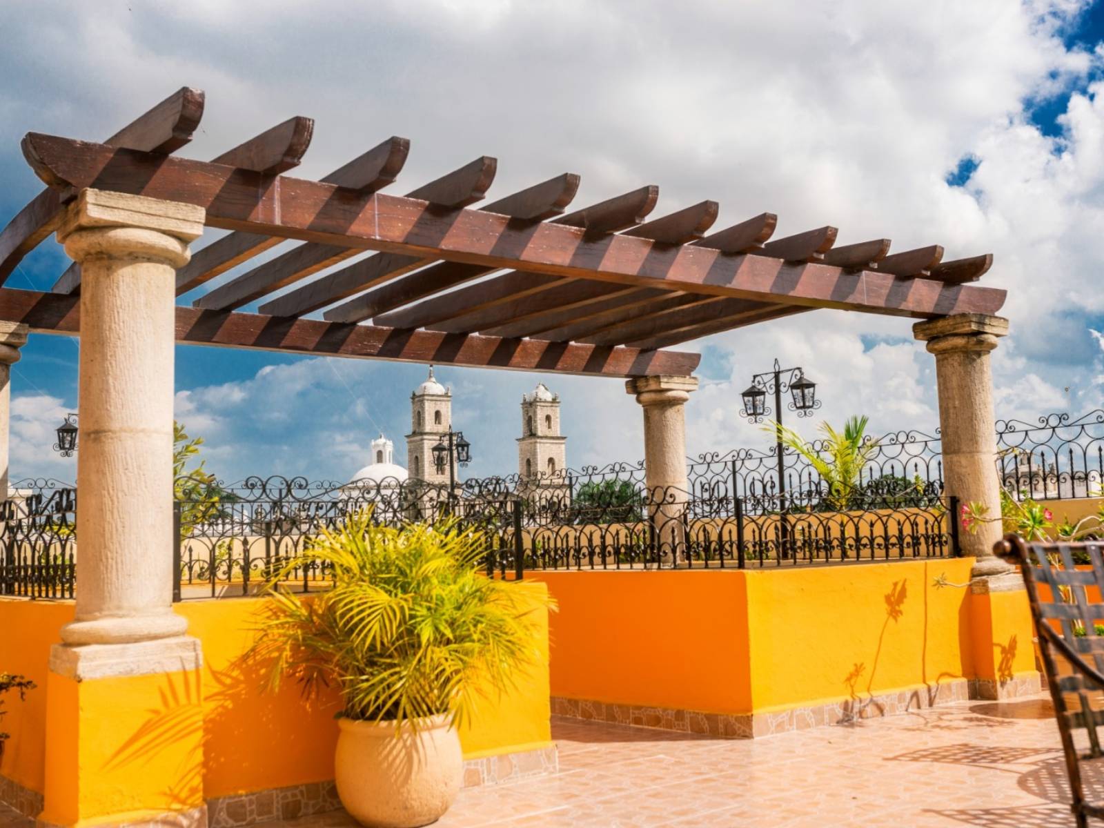 Rondreis Mexico, Mérida, Colonial de Mérida, dakterras uitzicht stad