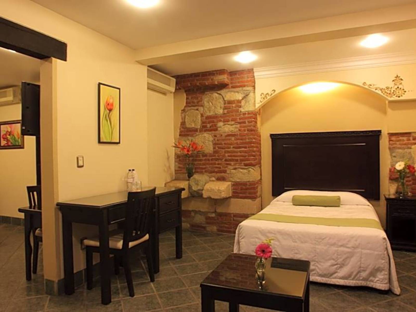 Rondreis Mexico, Oaxaca, CasAntica, kamer bed