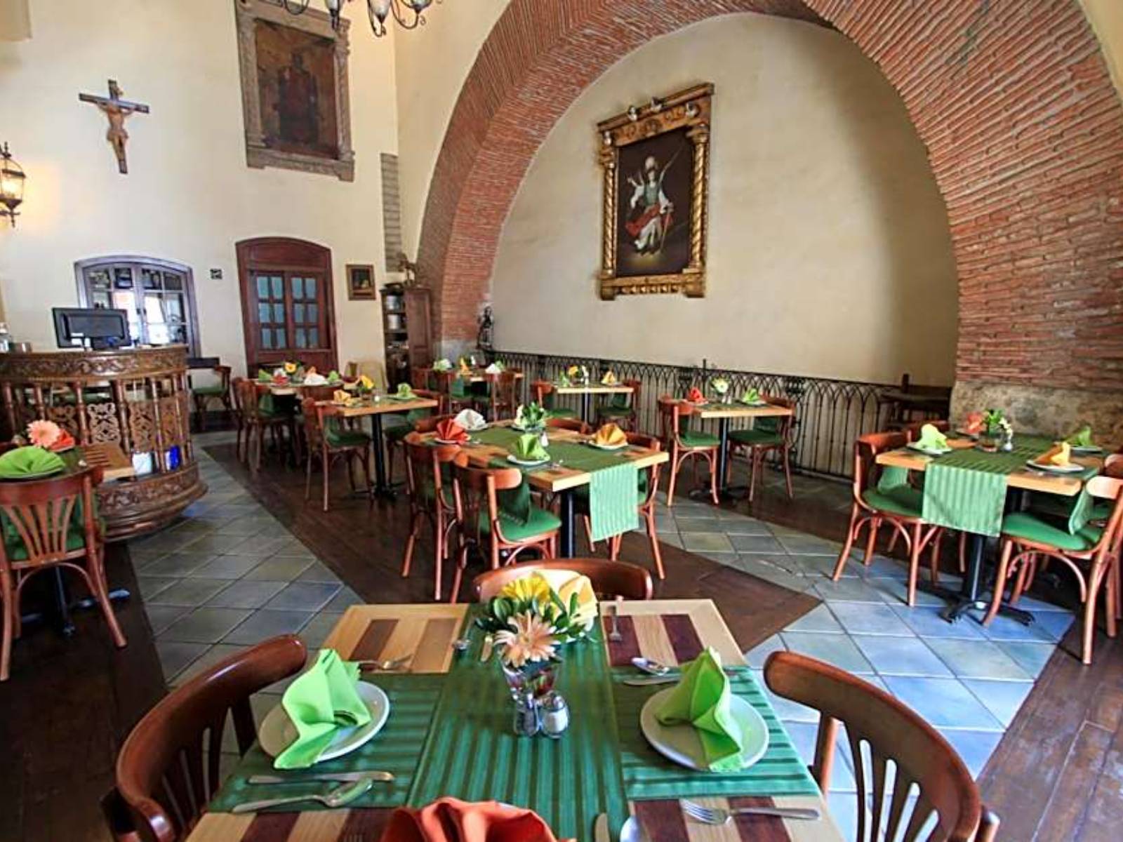 Rondreis Mexico, Oaxaca, CasAntica, restaurant tafels