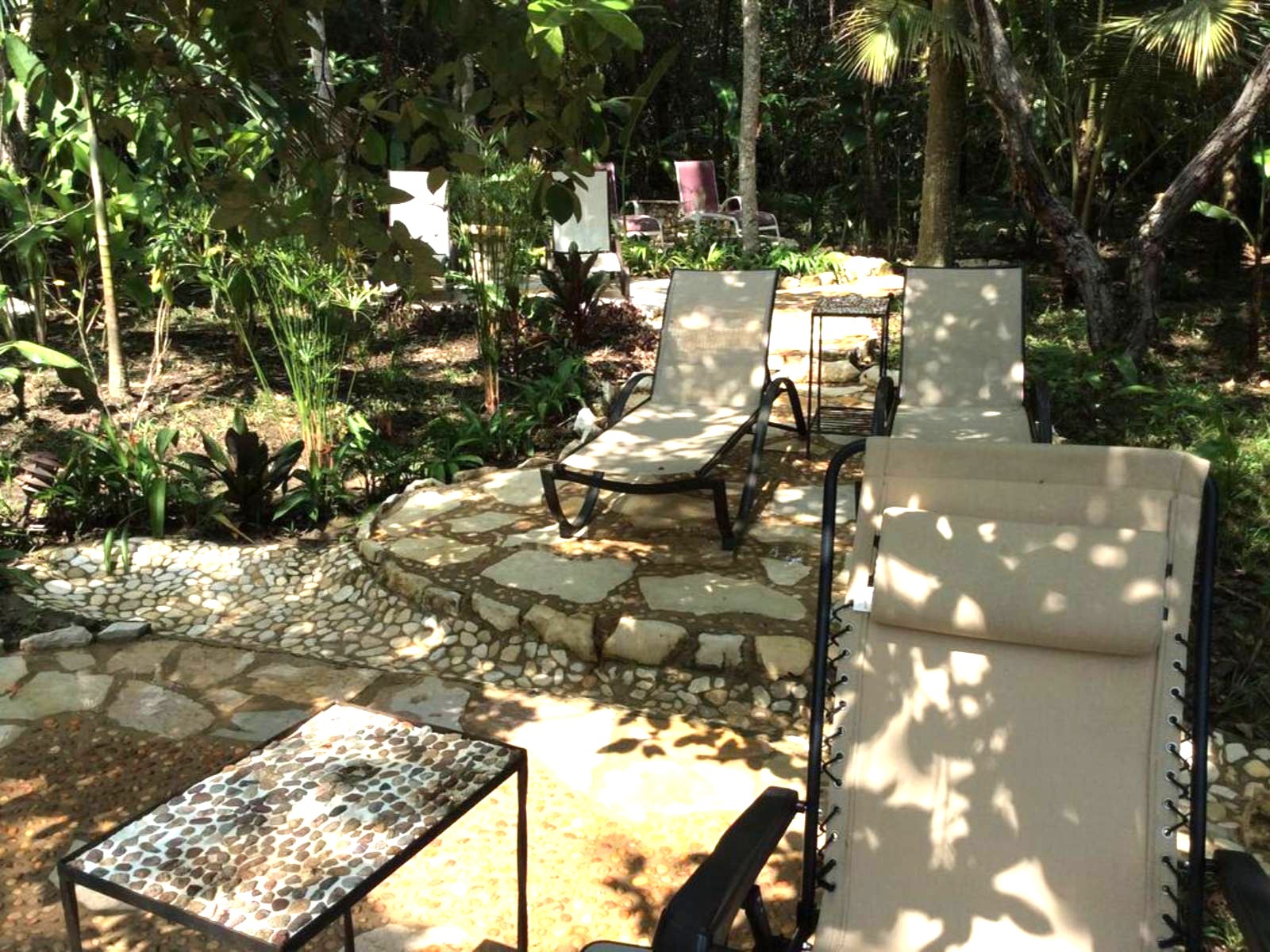 Rondreis Mexico, Palenque, Quinta Chanabnal, zithoek buiten